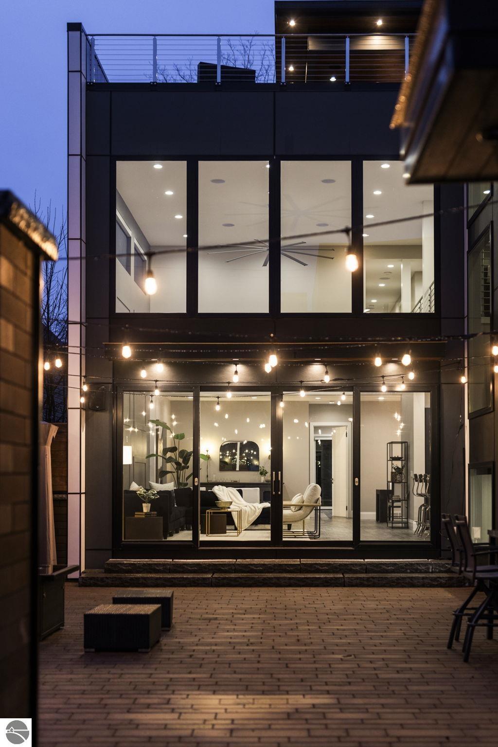 124 N Oak Street