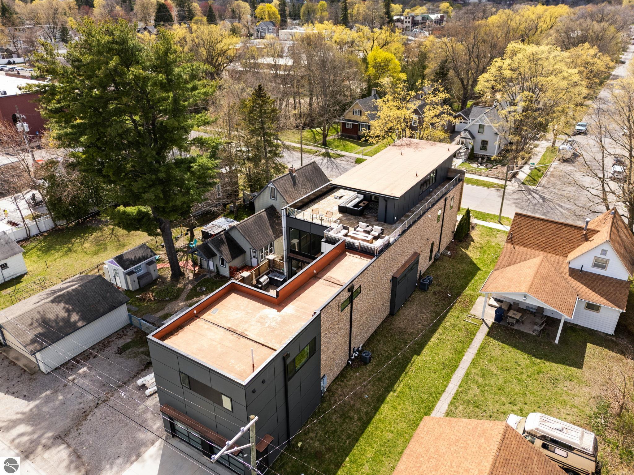 124 N Oak Street