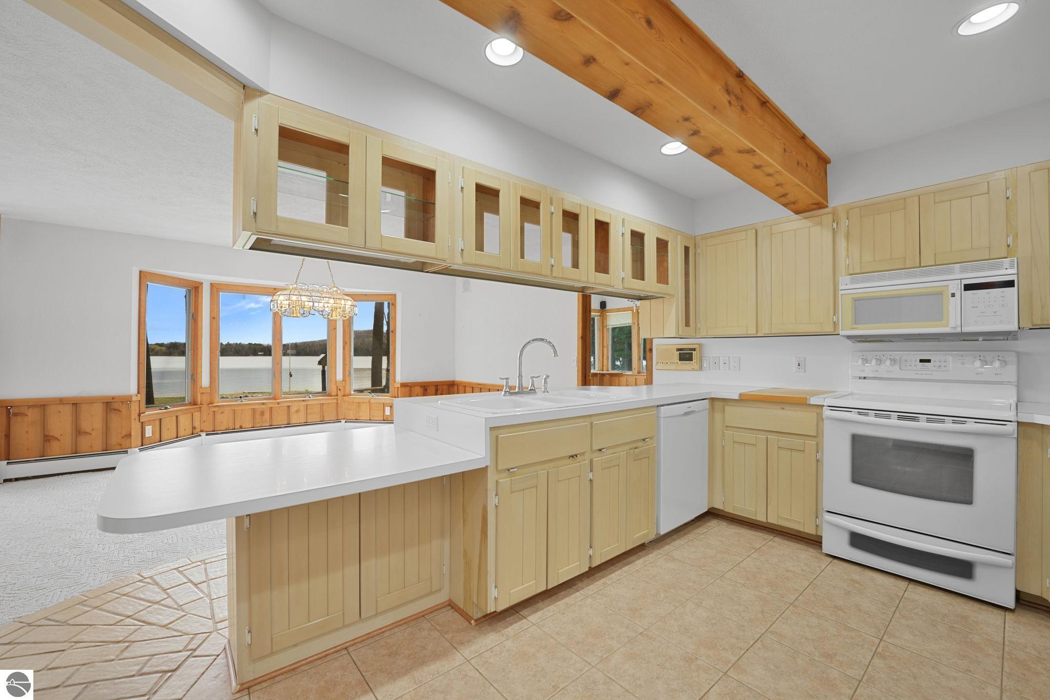 45 W Traverse Lake Road