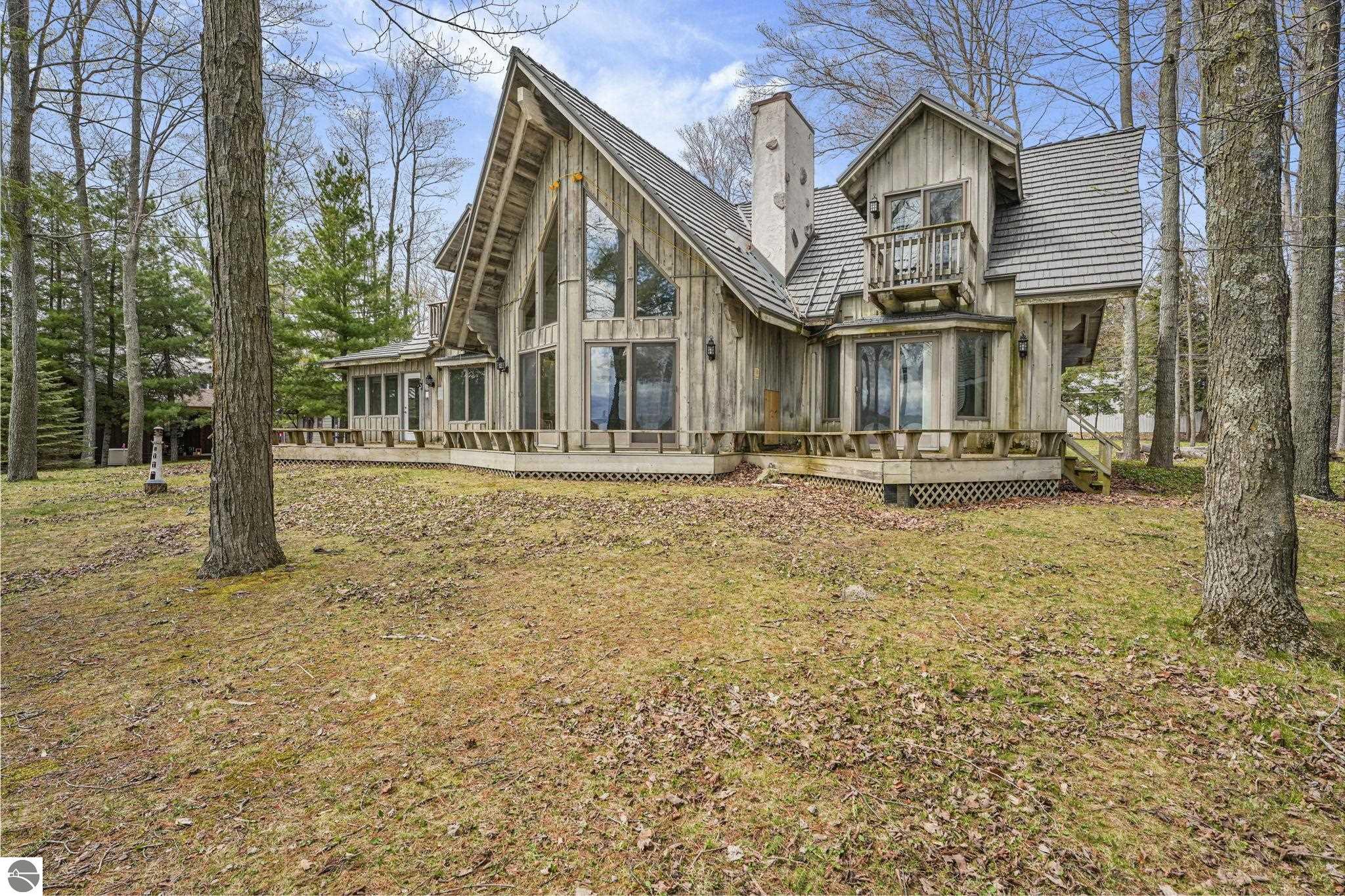 45 W Traverse Lake Road