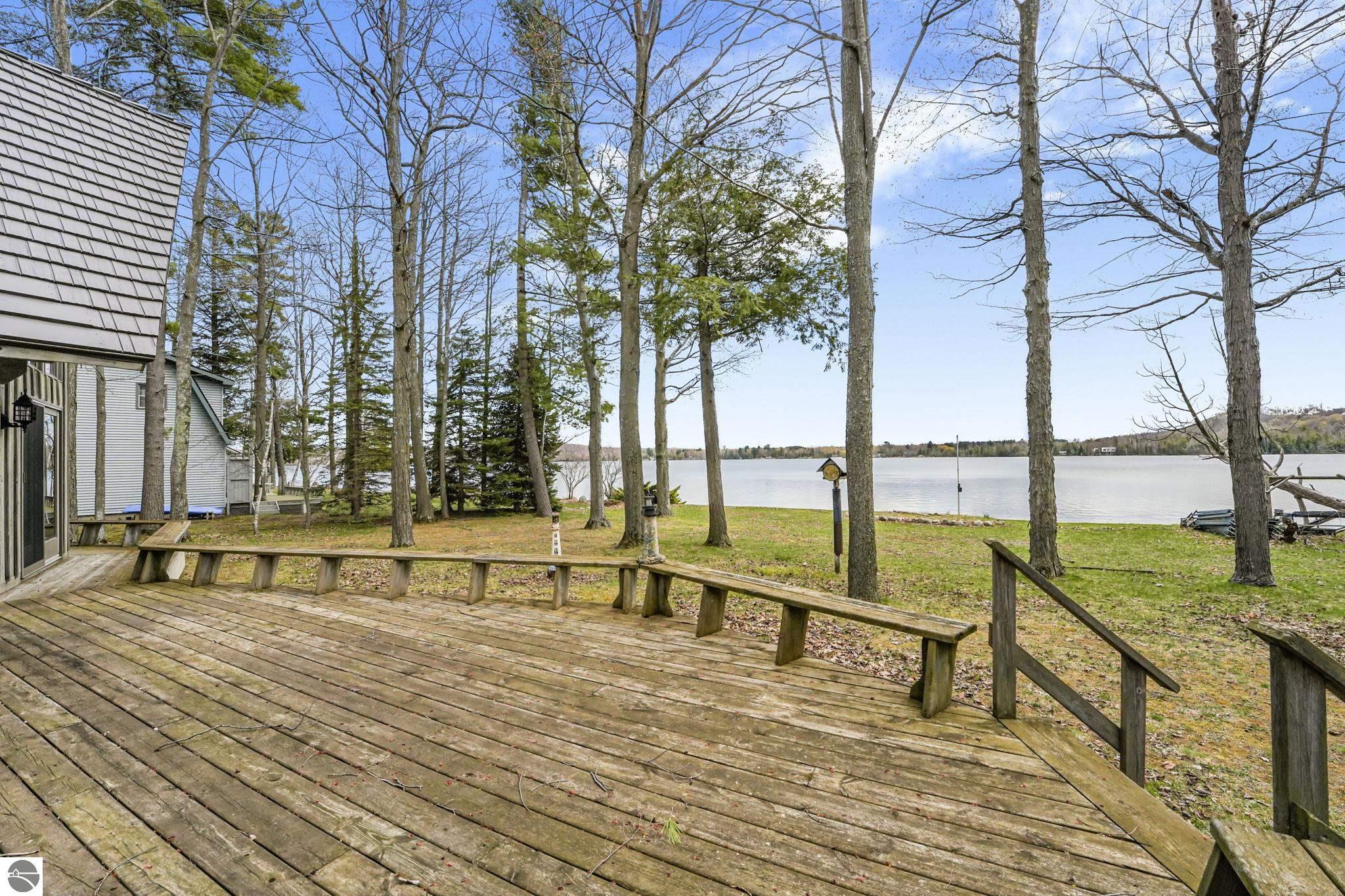 45 W Traverse Lake Road