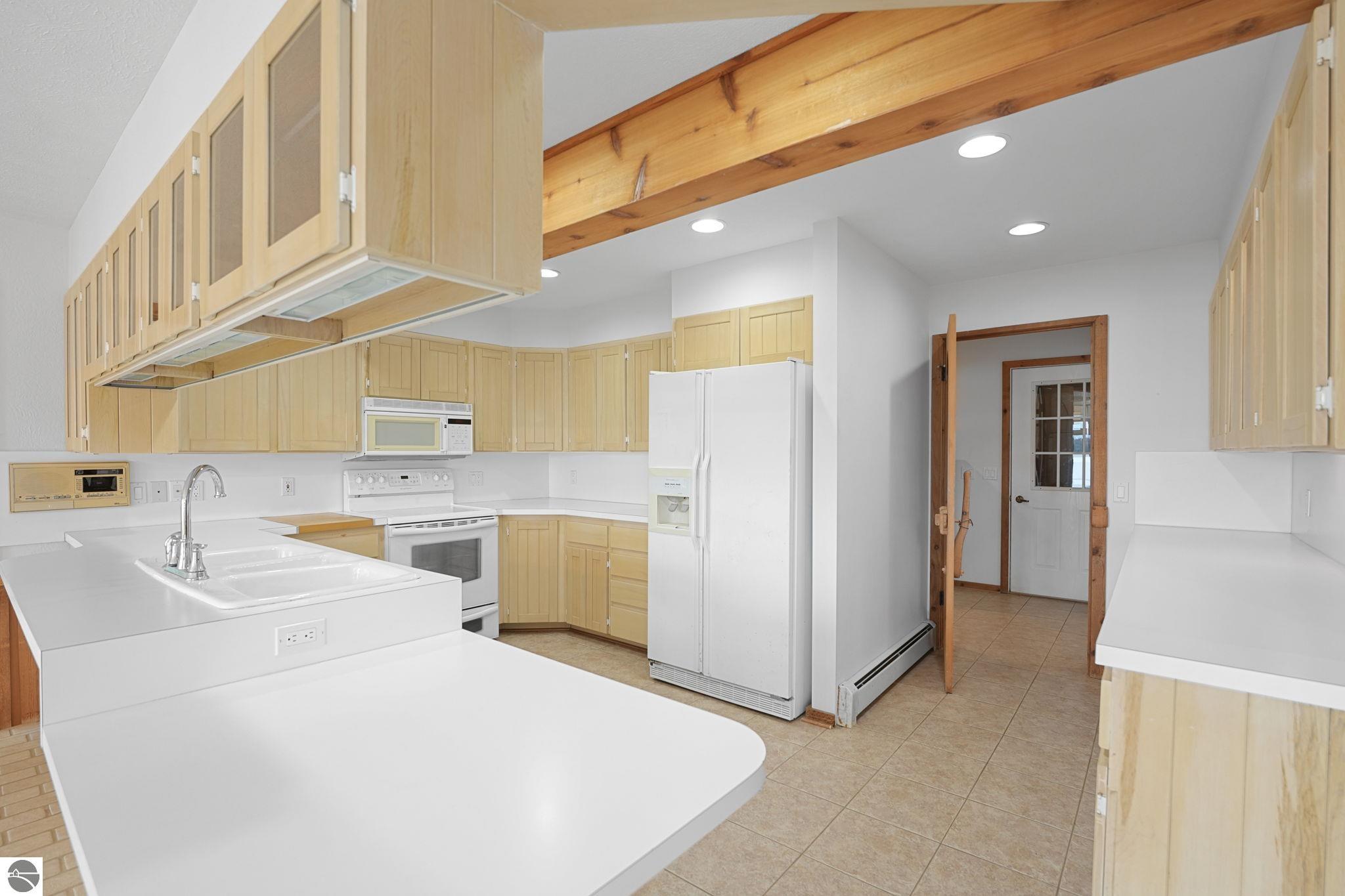 45 W Traverse Lake Road