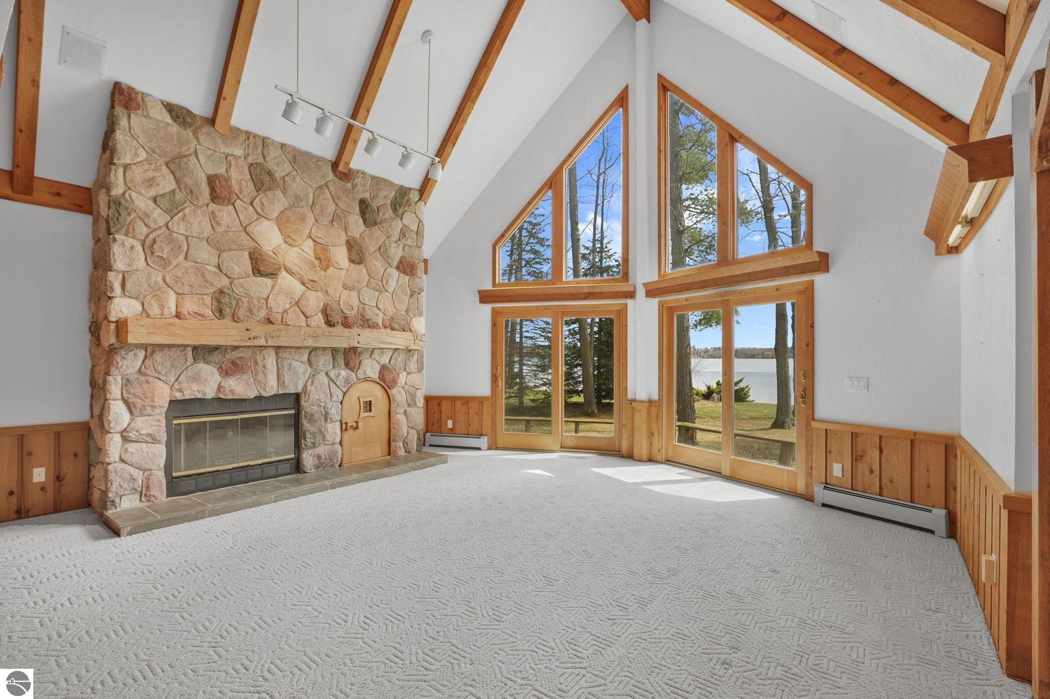 45 W Traverse Lake Road