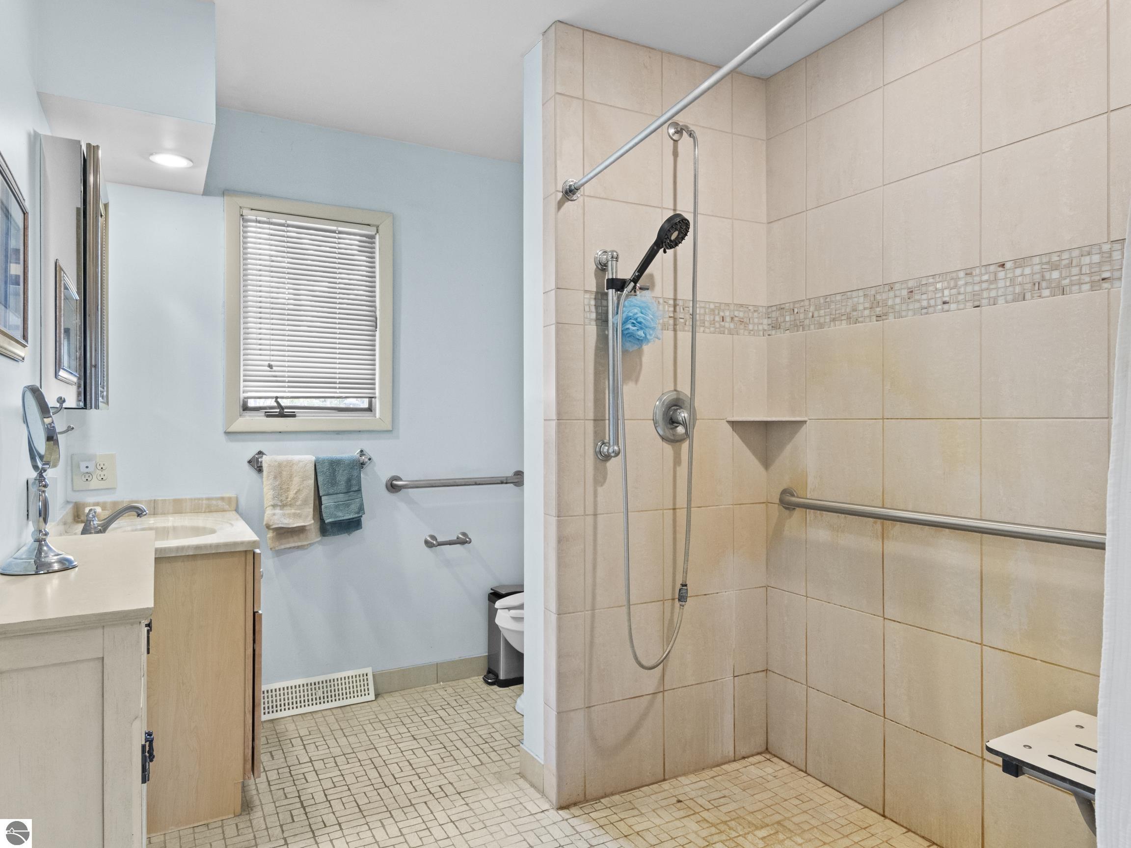 1150 N Carriage Hill