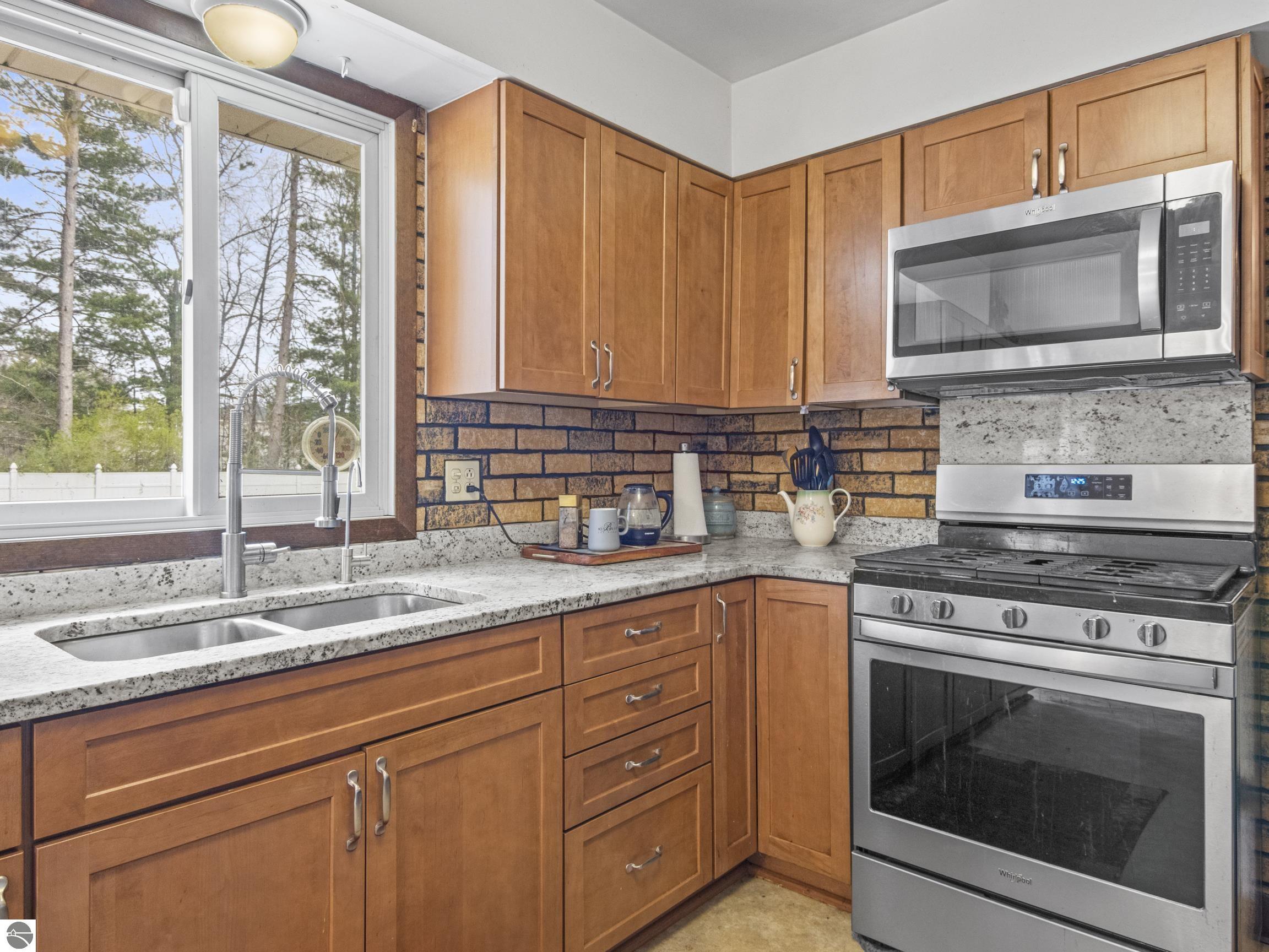 1150 N Carriage Hill