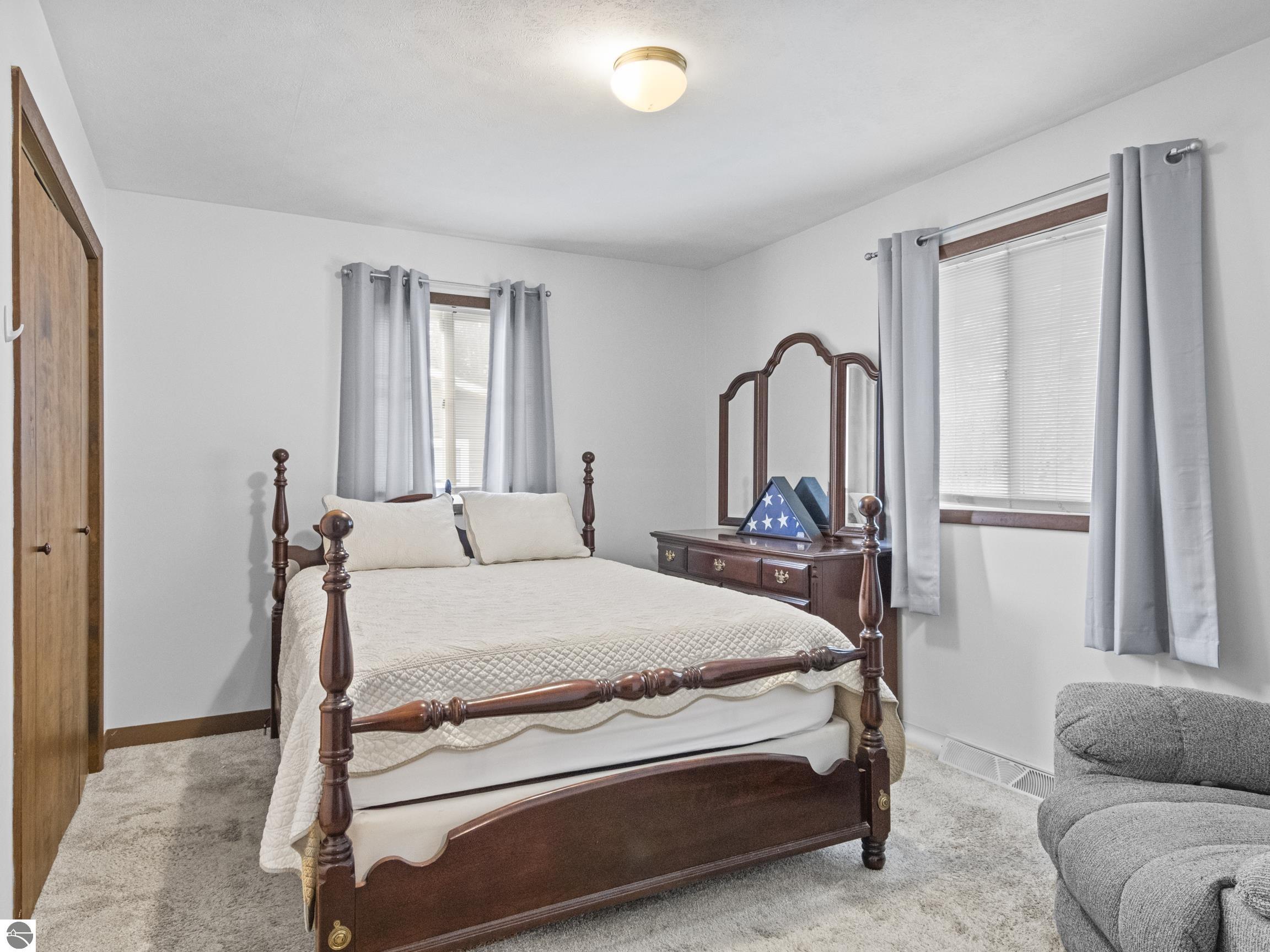 1150 N Carriage Hill