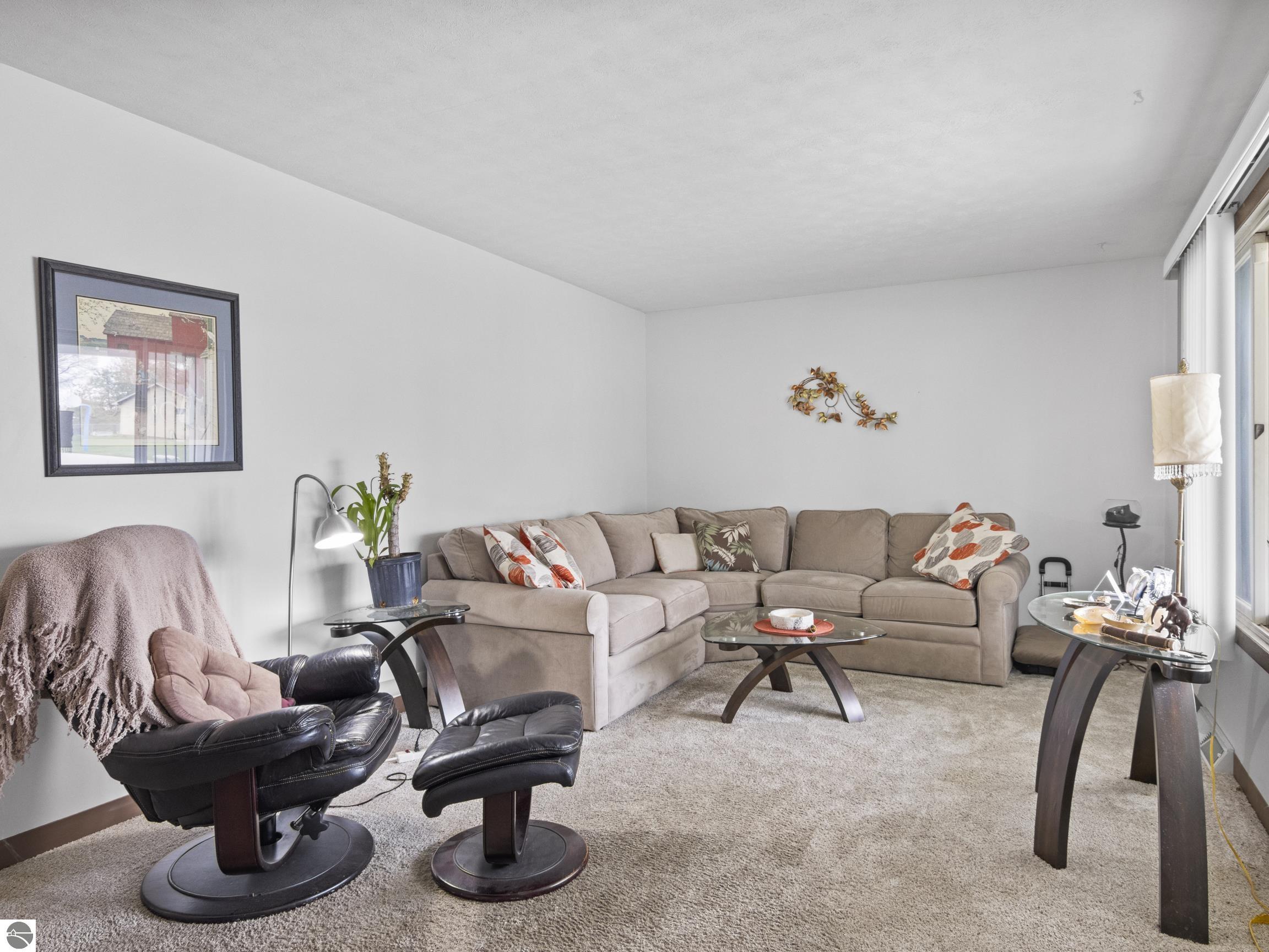 1150 N Carriage Hill