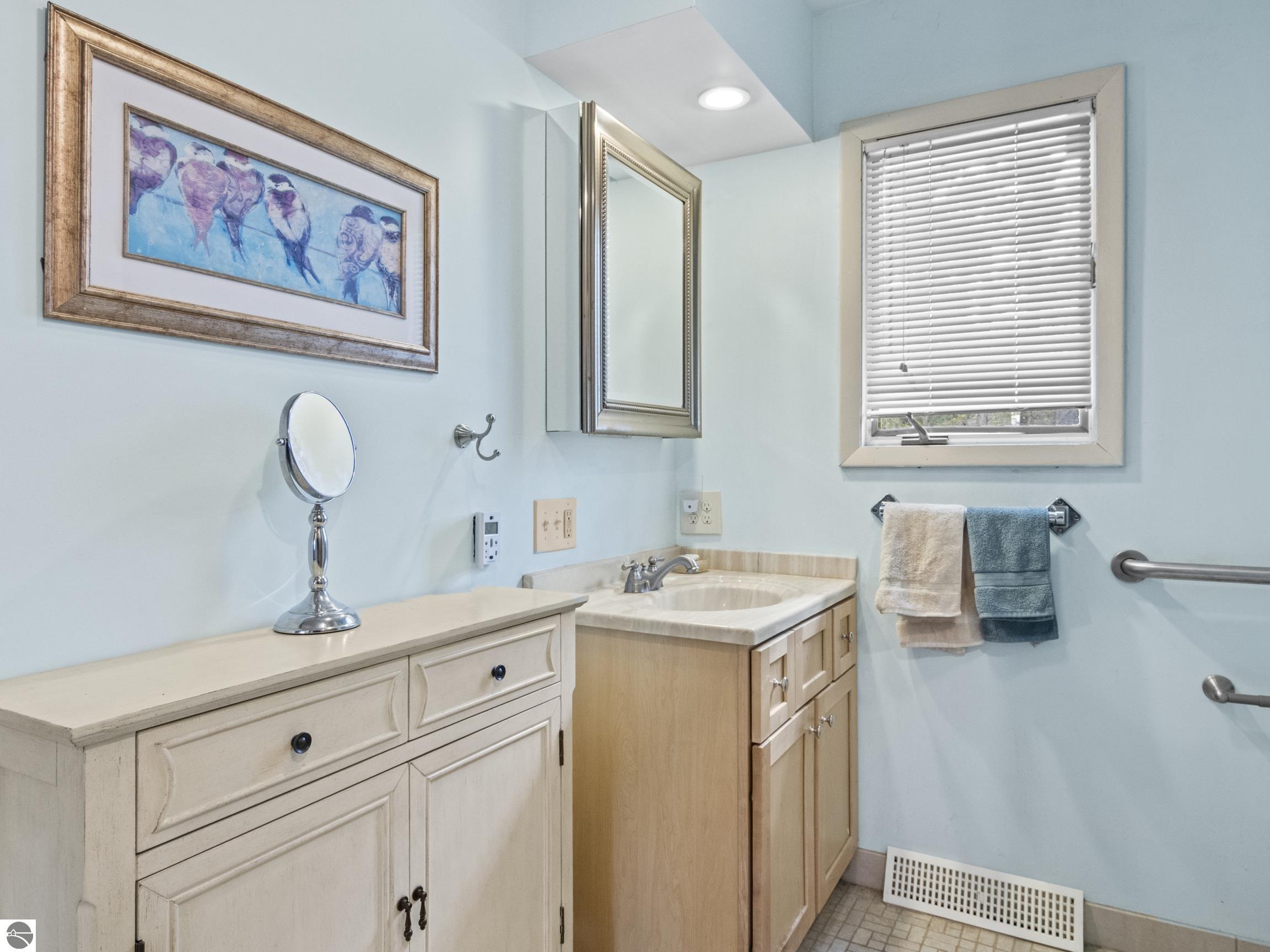1150 N Carriage Hill