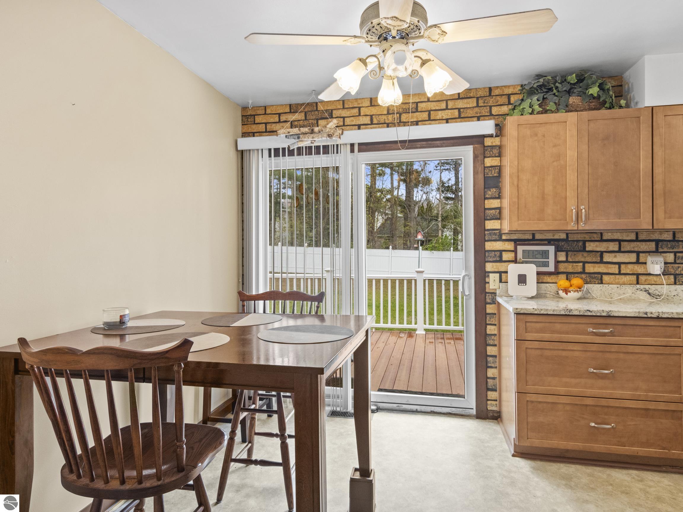 1150 N Carriage Hill