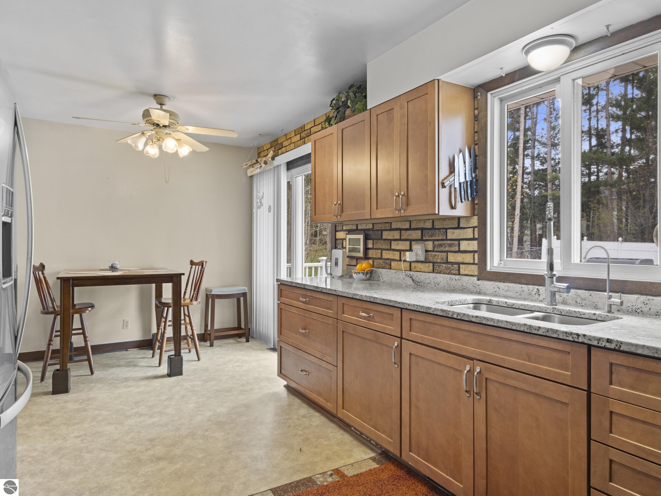 1150 N Carriage Hill