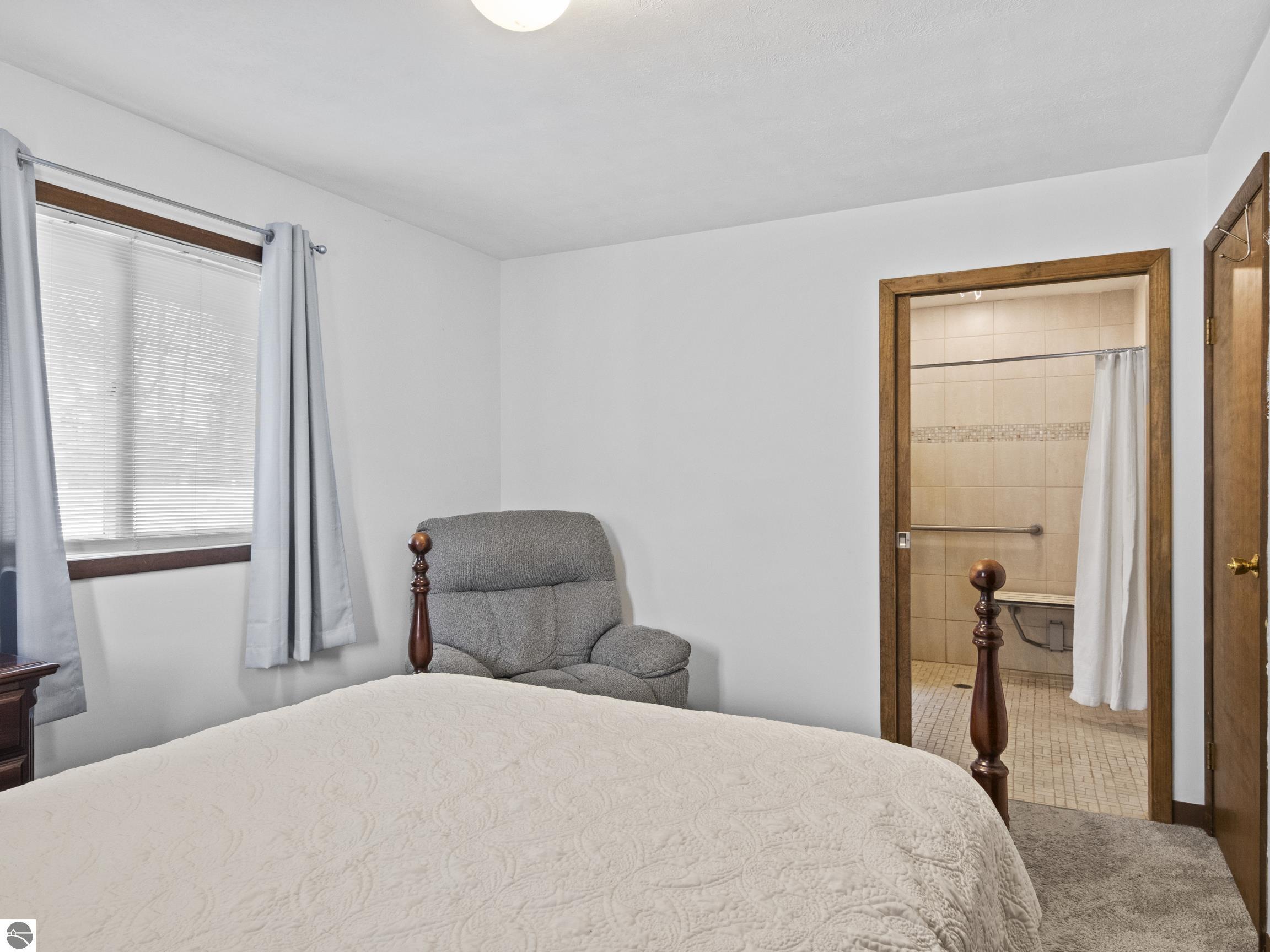 1150 N Carriage Hill