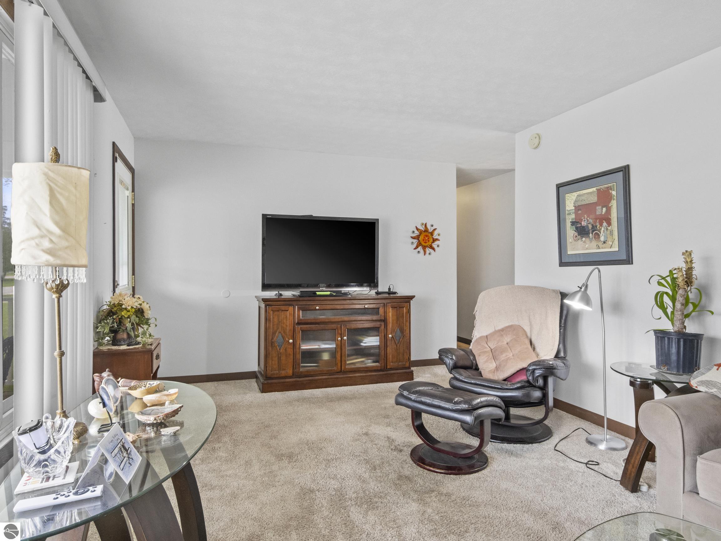 1150 N Carriage Hill