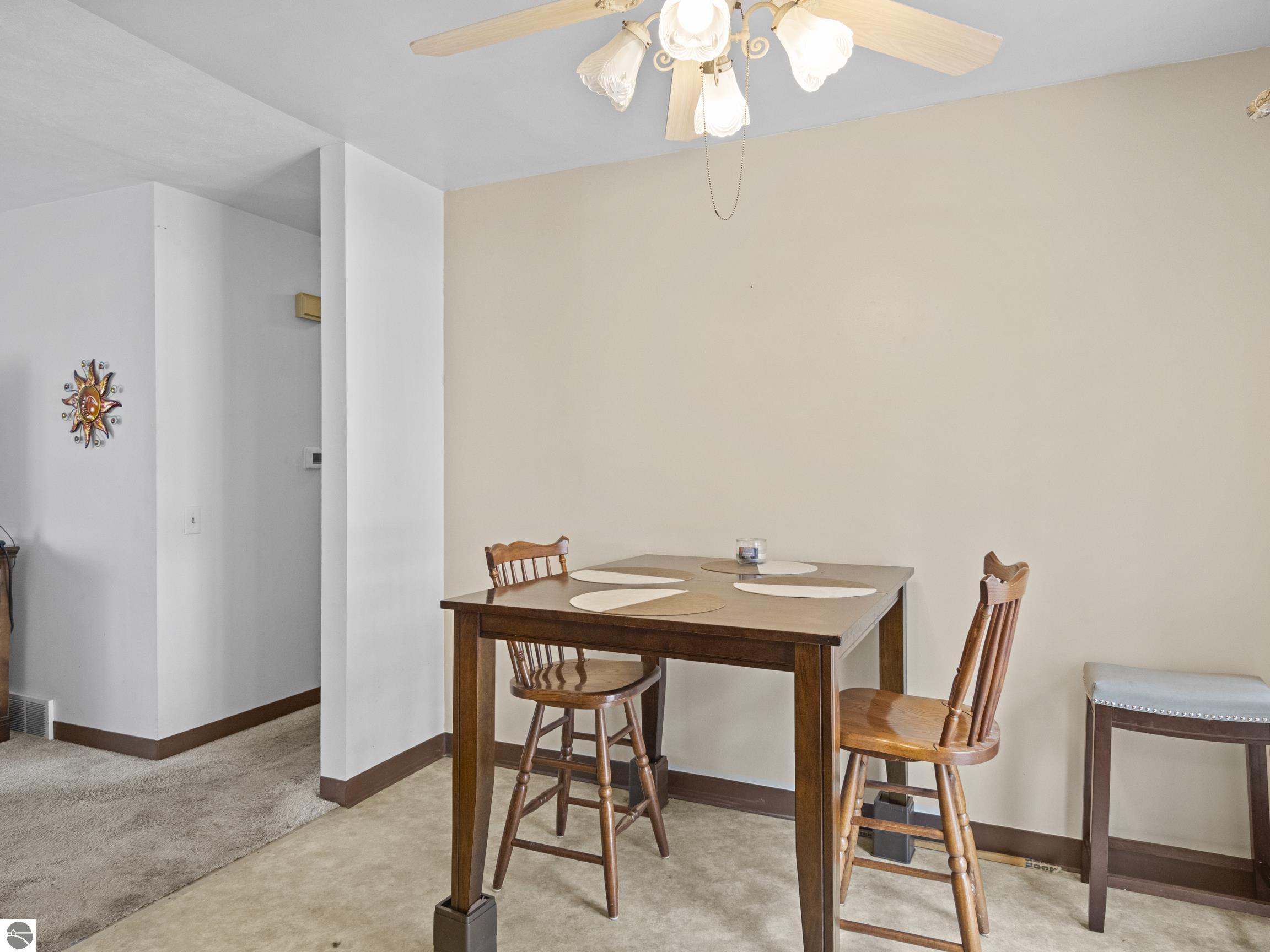 1150 N Carriage Hill
