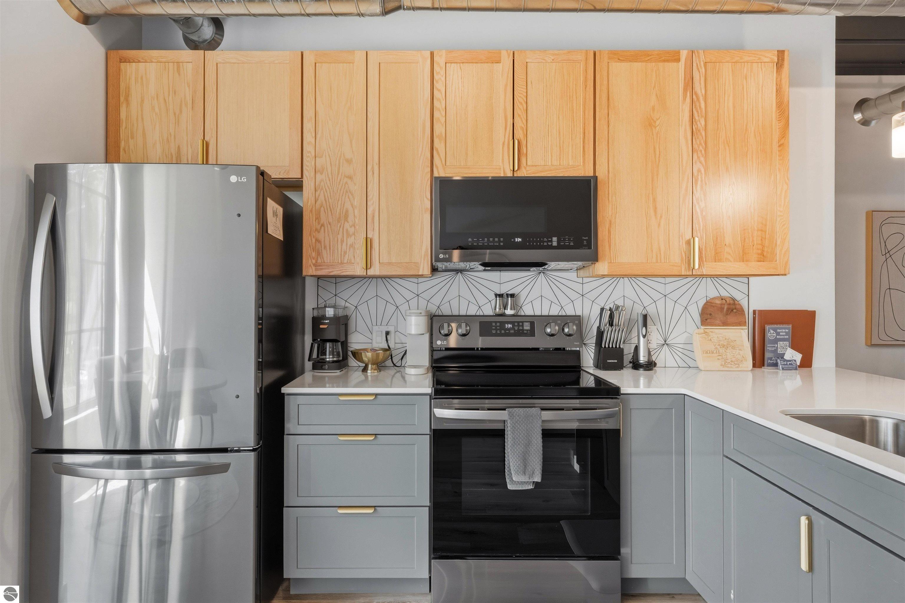 1825 E Eighth Street # 220