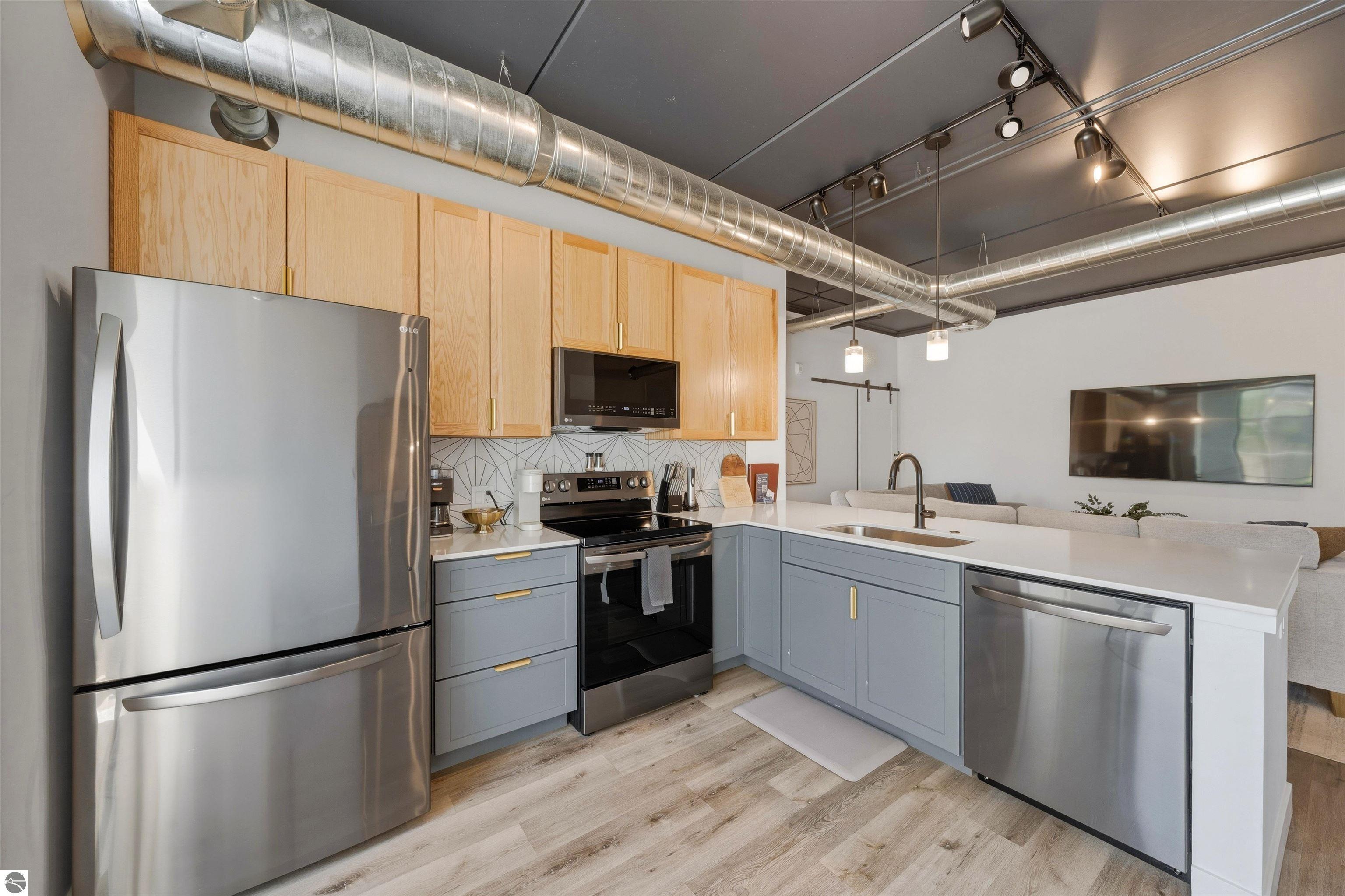 1825 E Eighth Street # 220
