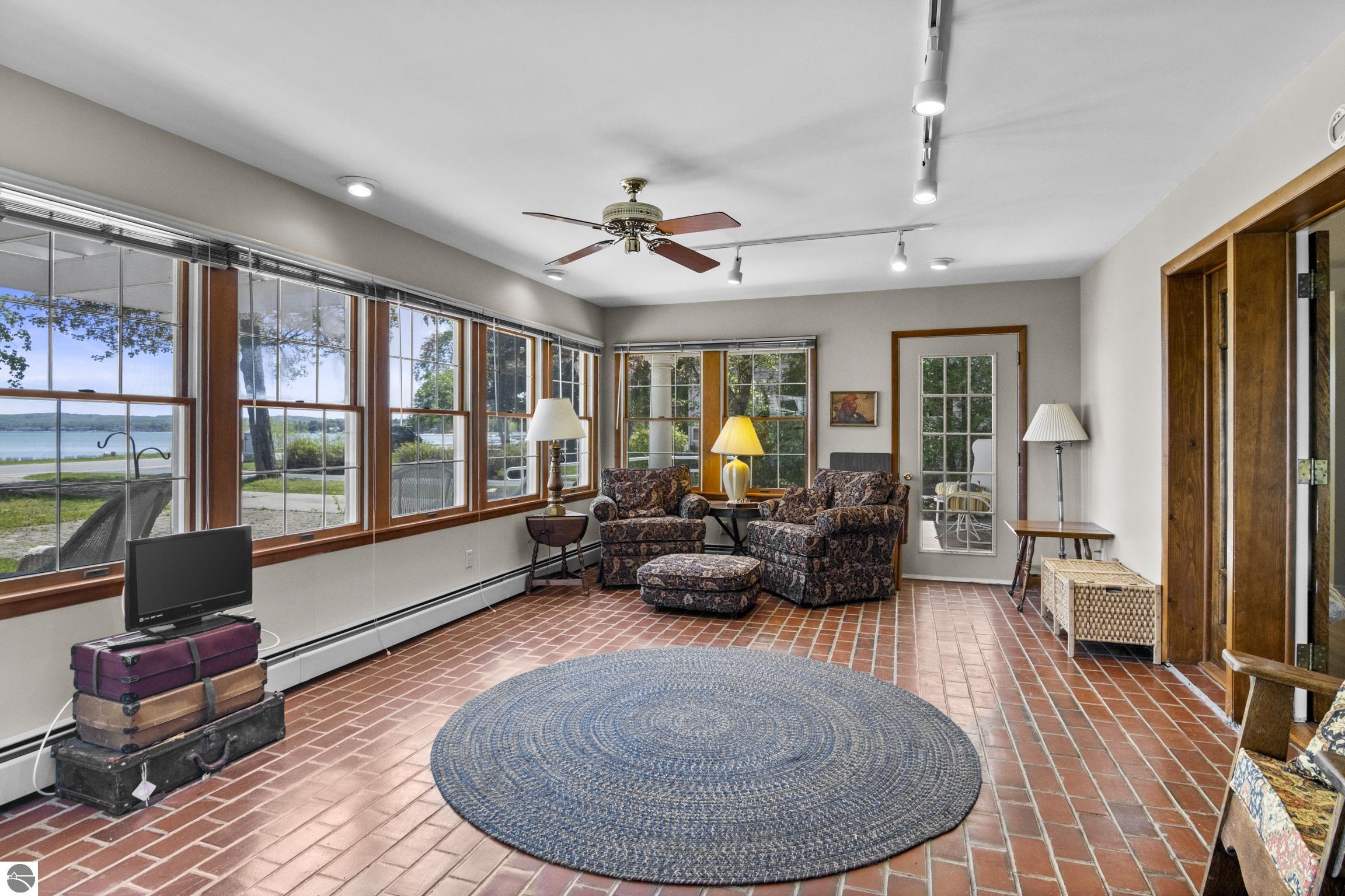 340 S East Bay Boulevard