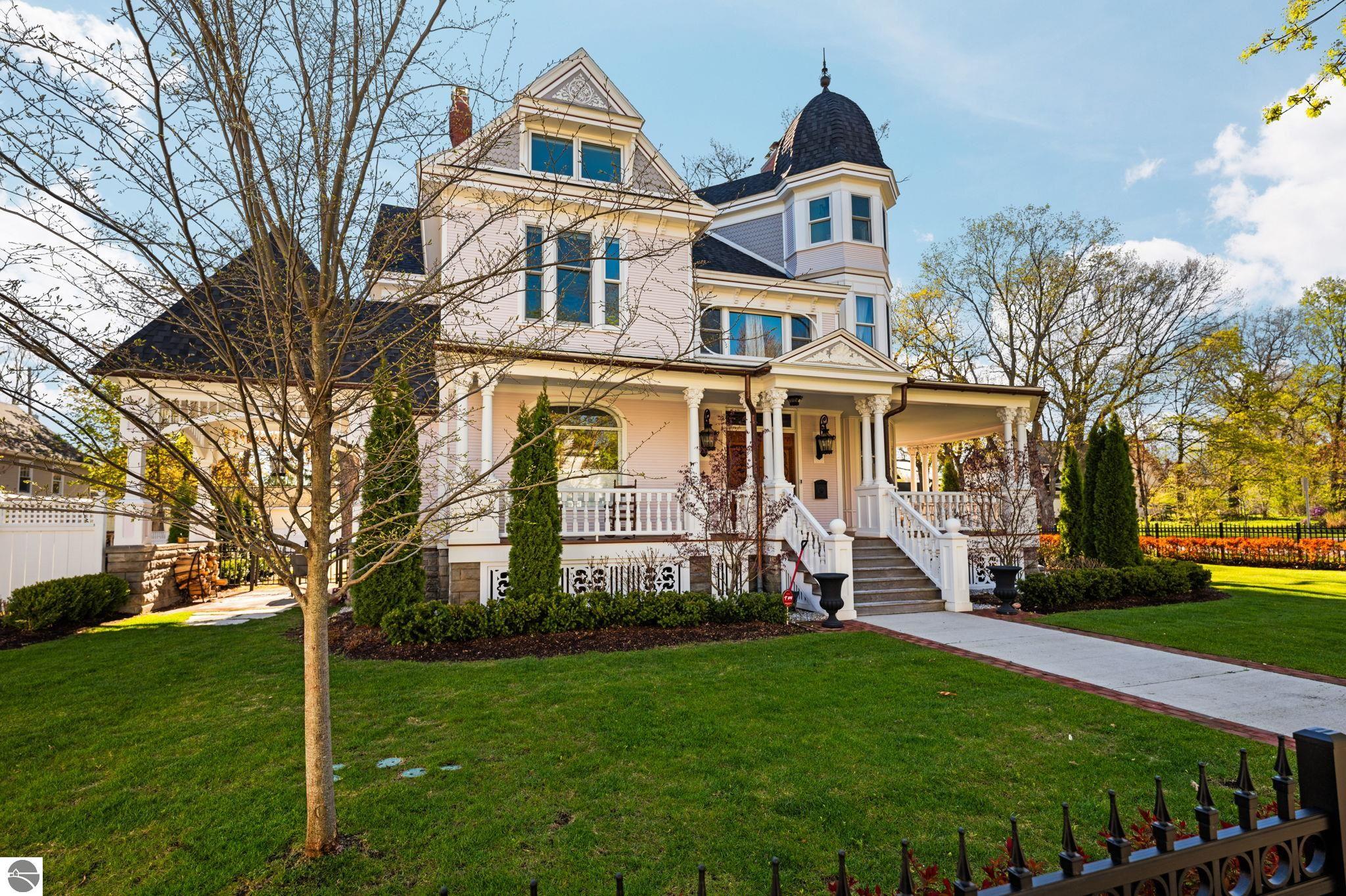 229 Wellington Street
