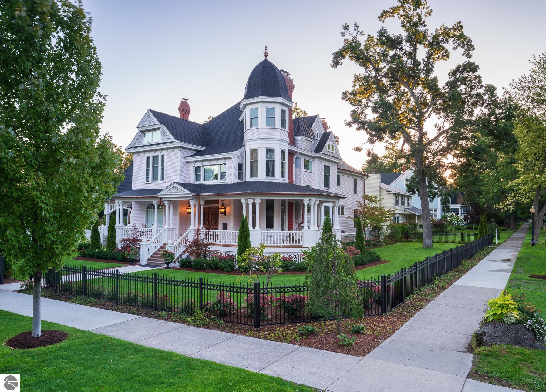 229 Wellington Street