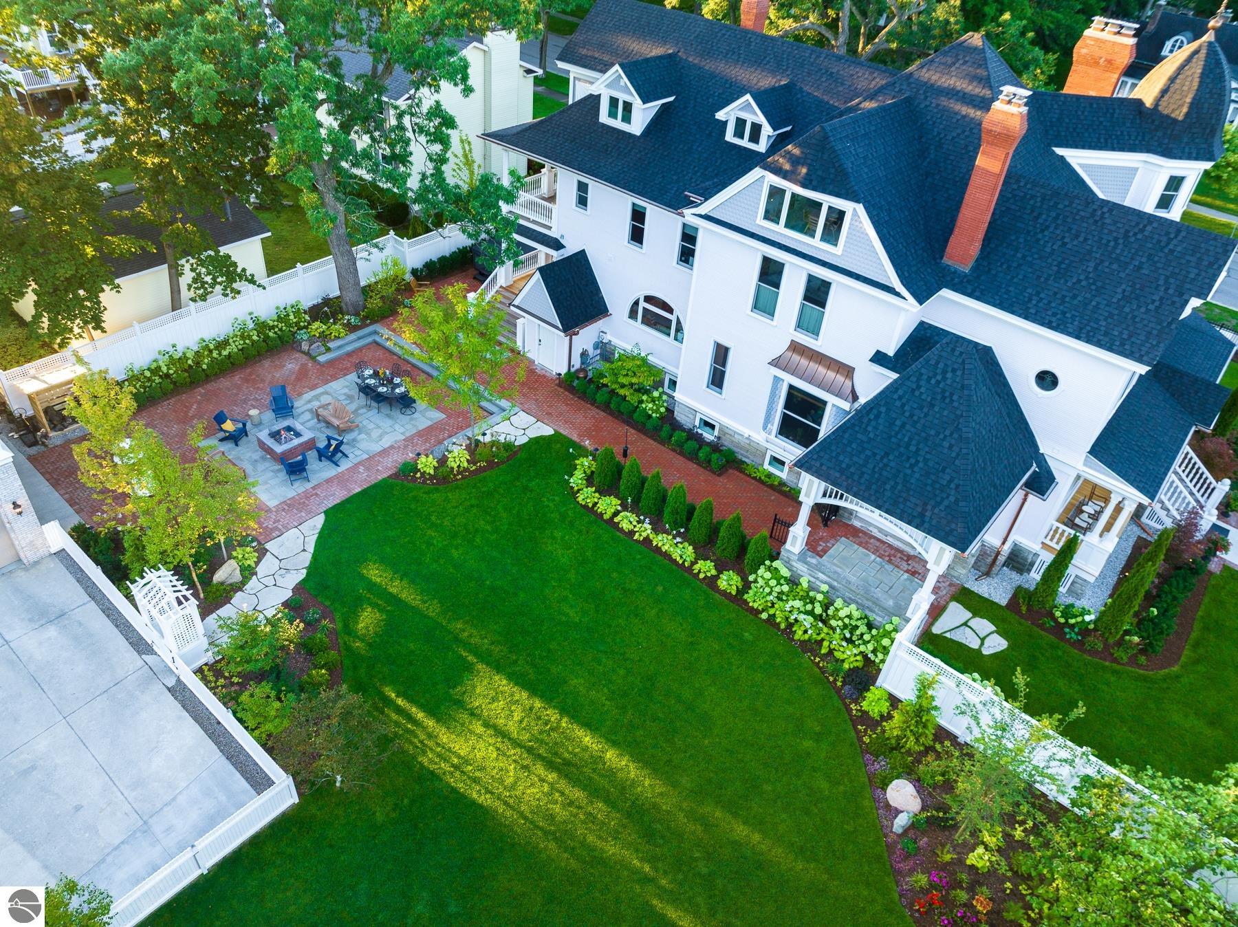229 Wellington Street