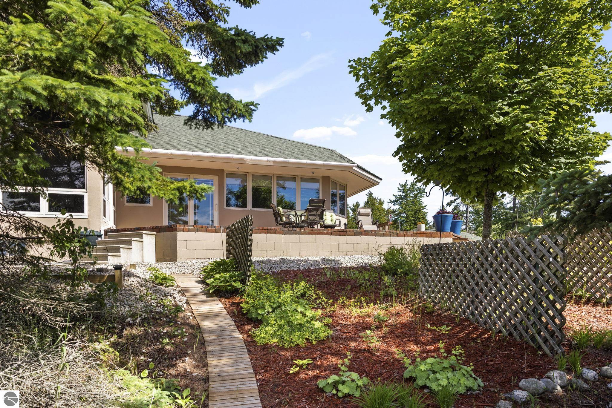 5343 Michibay Drive
