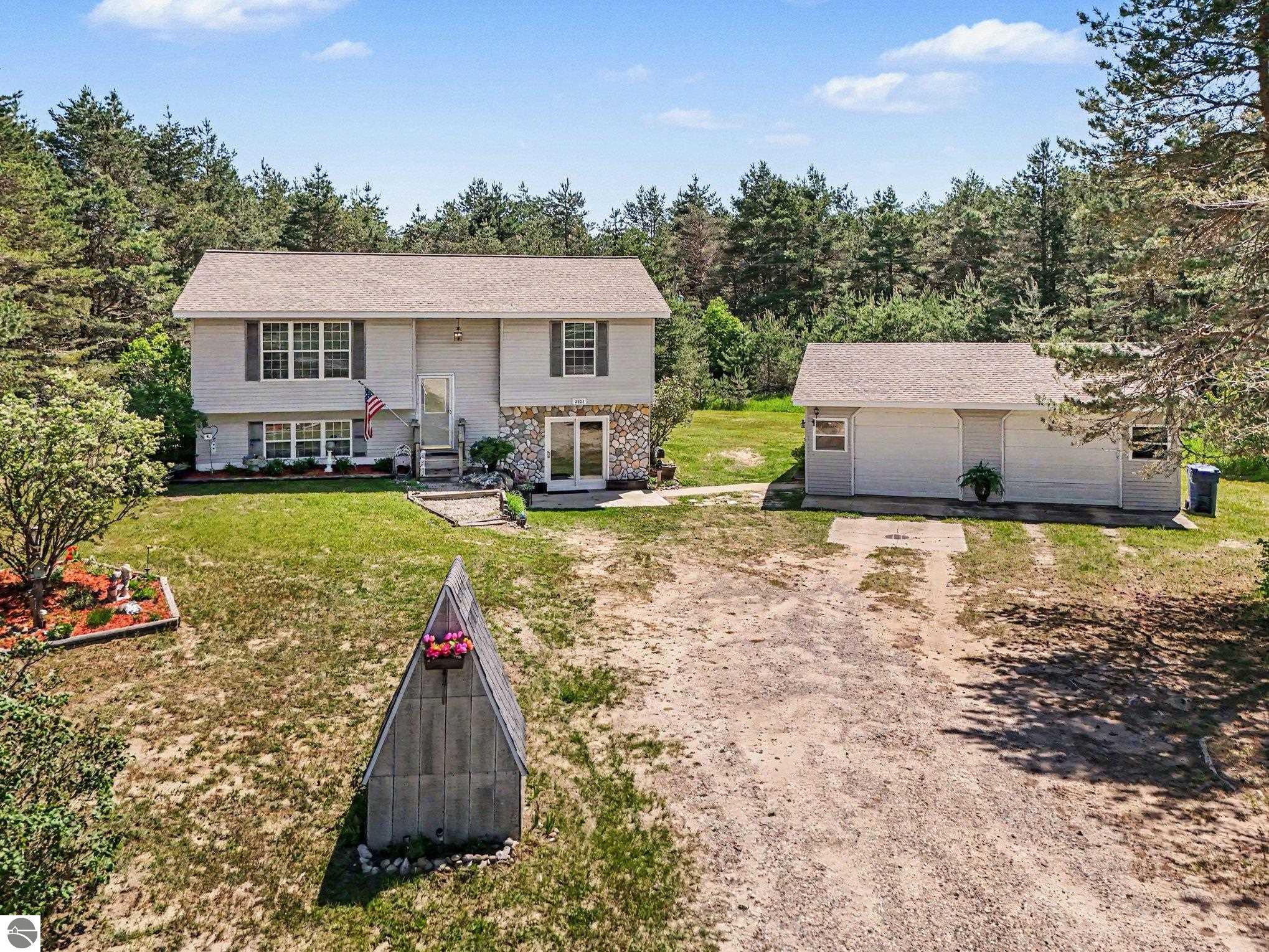 9933 Summit City Road