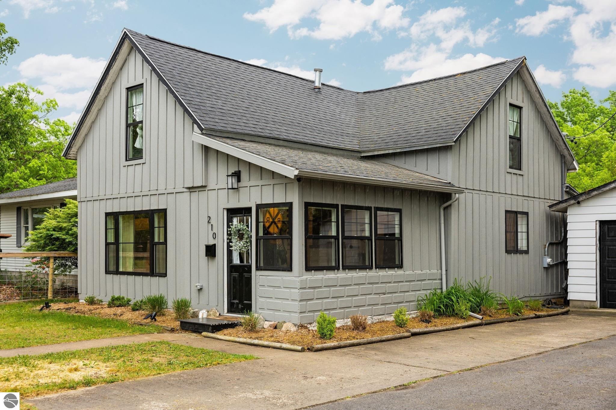 210 E Fourteenth Street