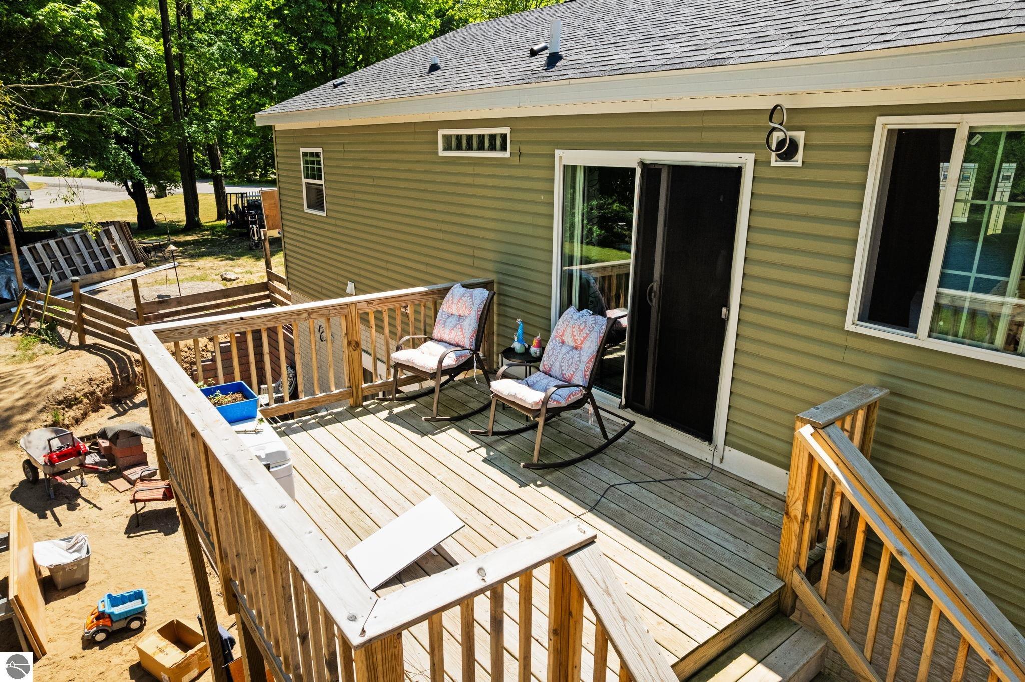 584 Gitchegumee Drive