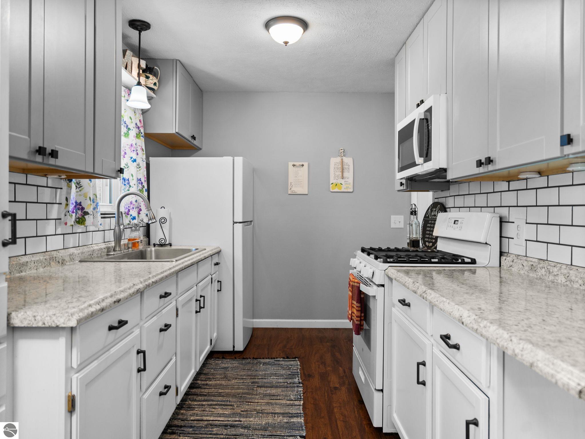 4822 Candlewood Lane