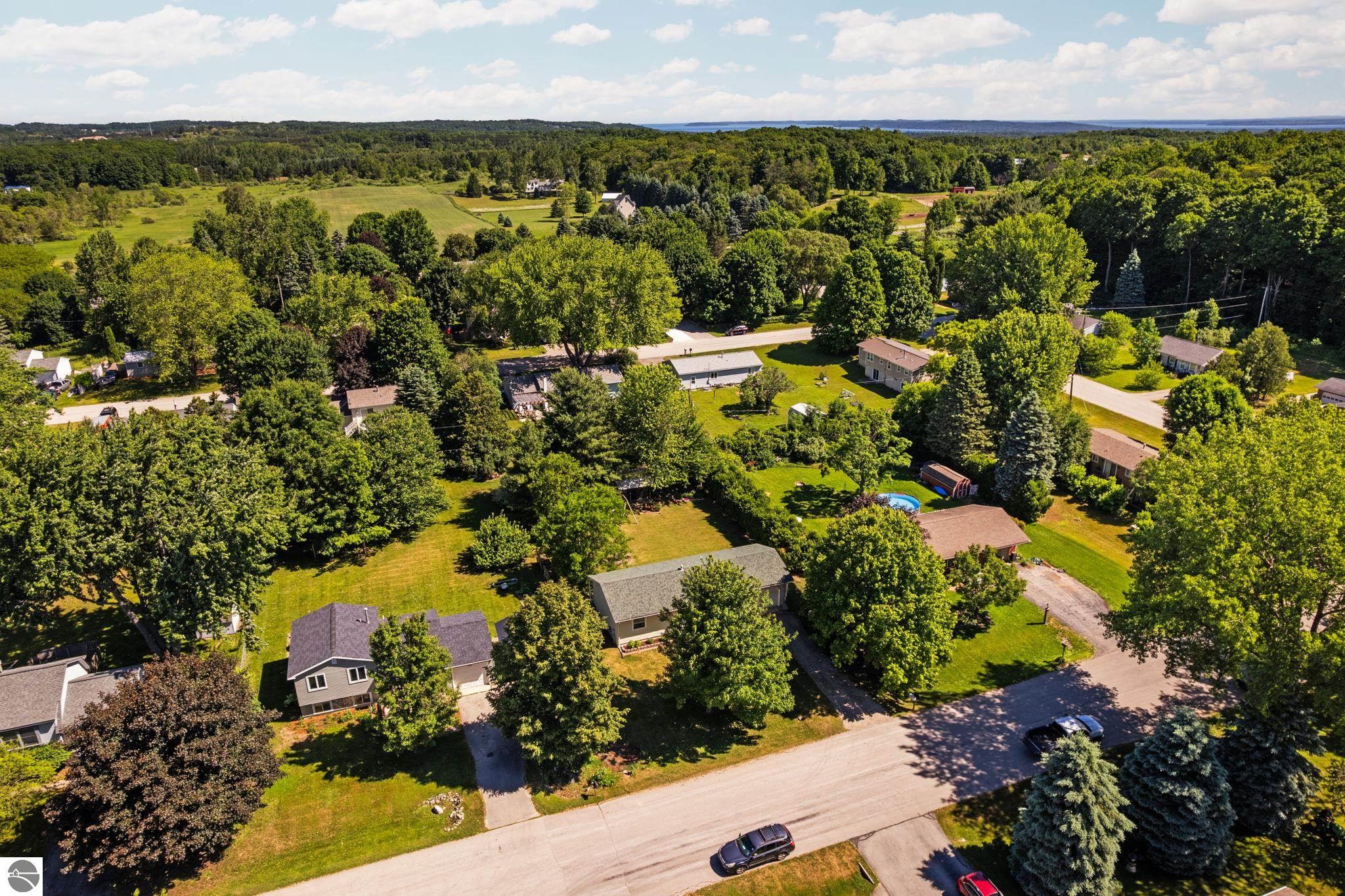 4822 Candlewood Lane