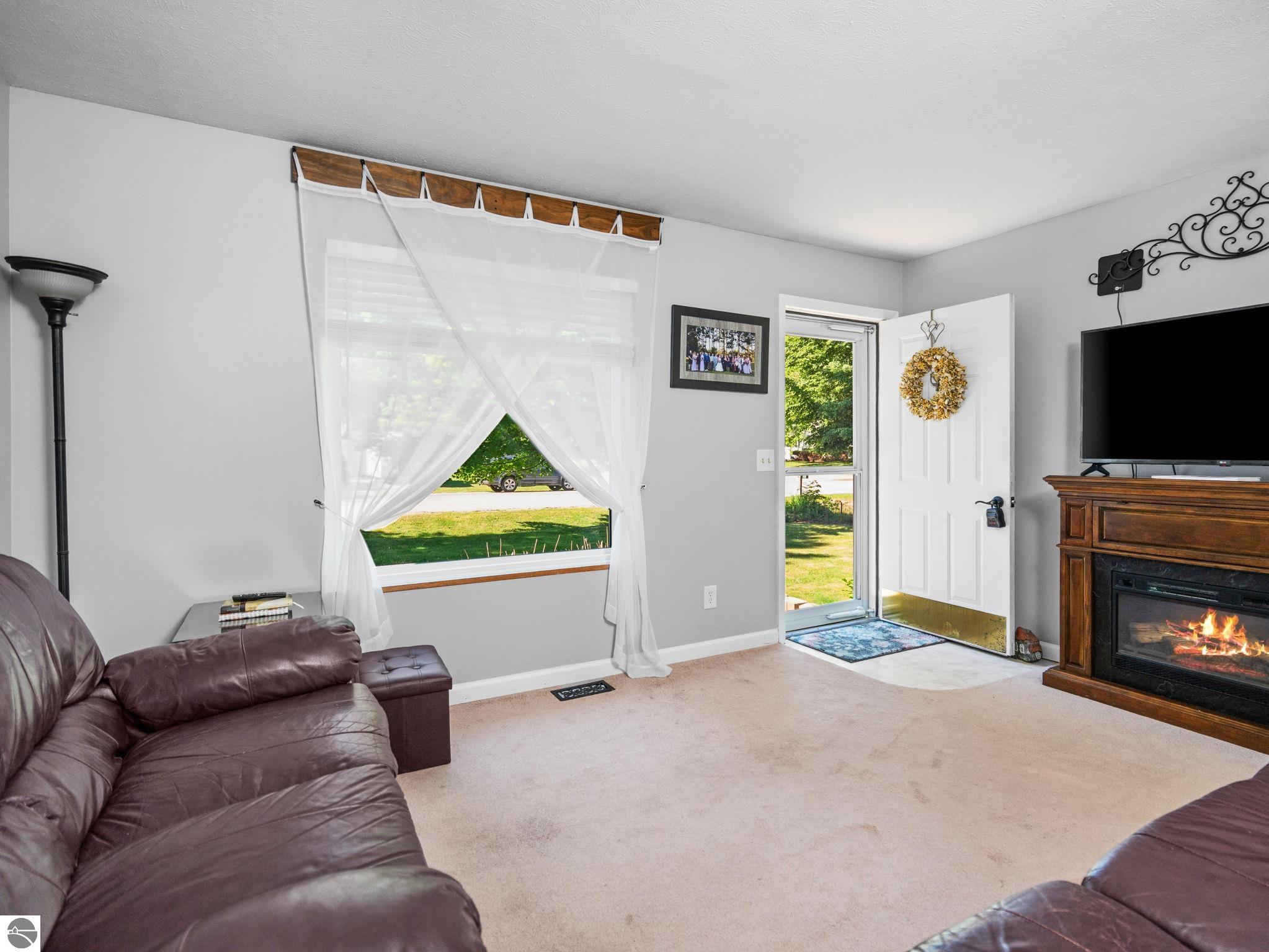 4822 Candlewood Lane