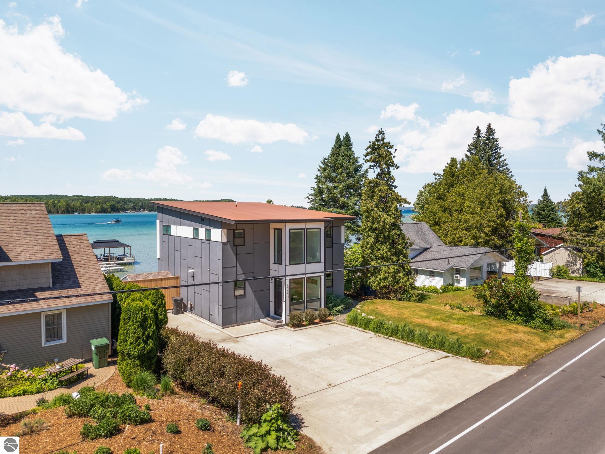 7586 Crystal Beach Road