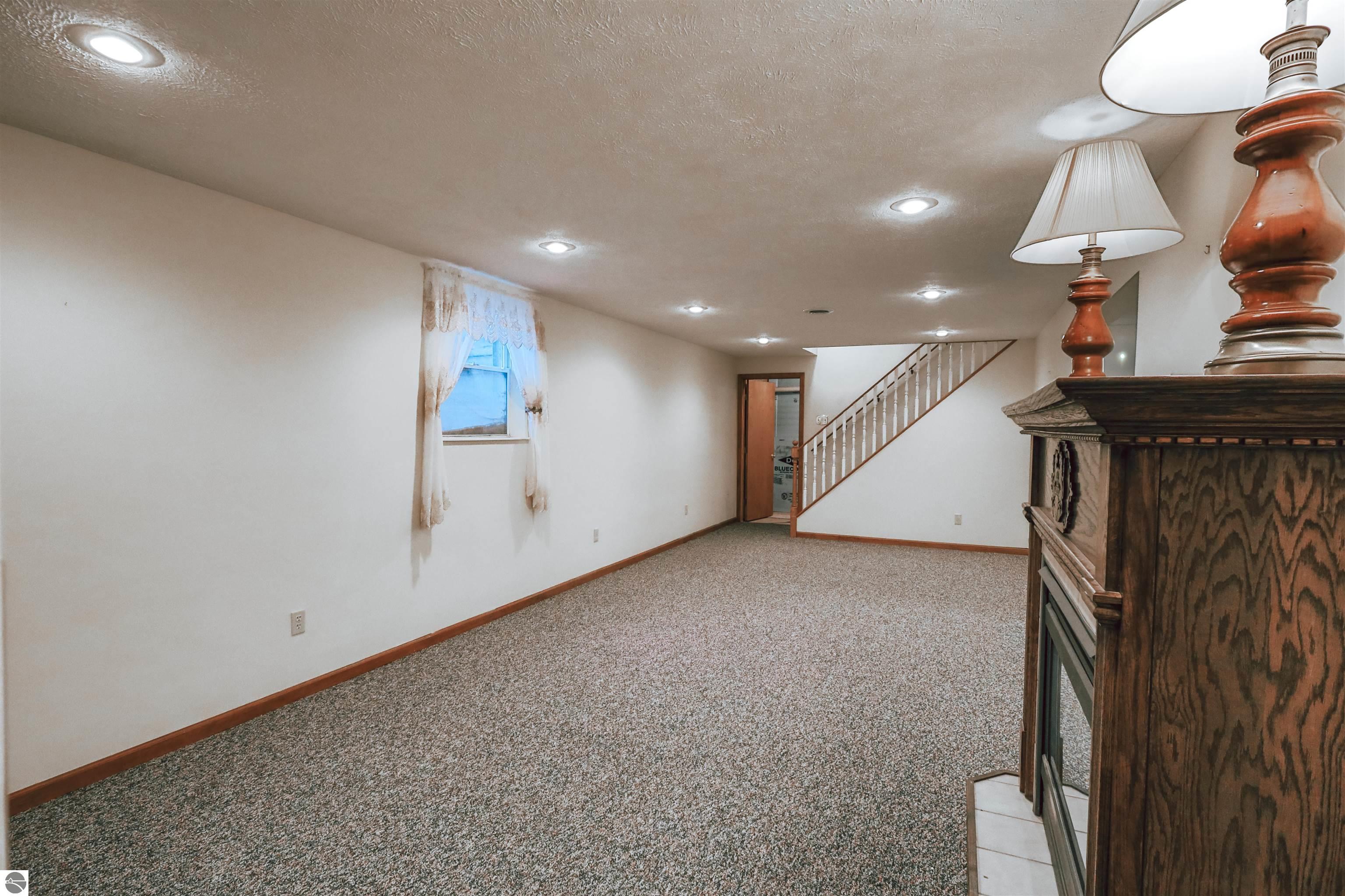 13686 Hedeen Drive