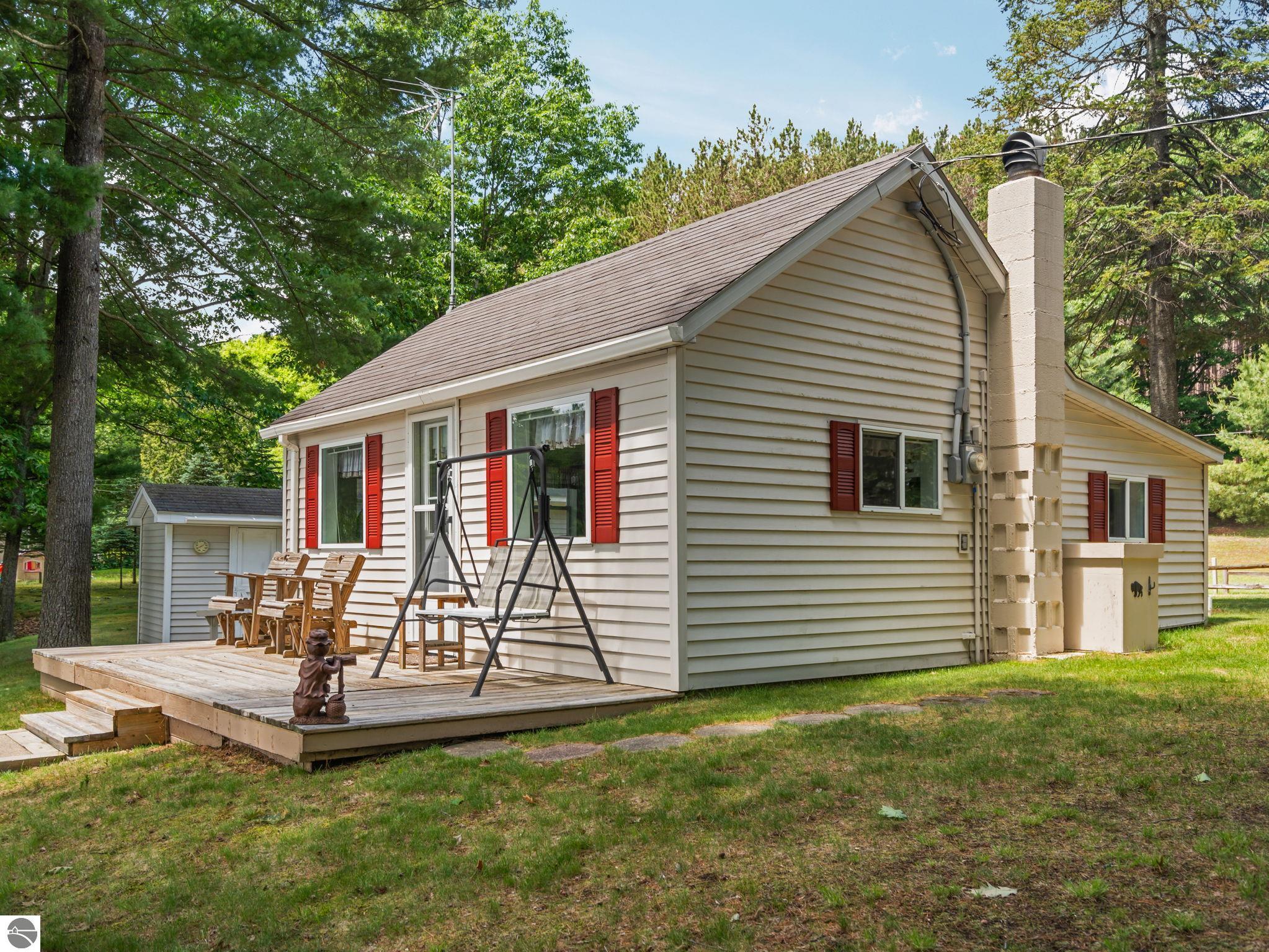 3877 Lincoln Drive NE