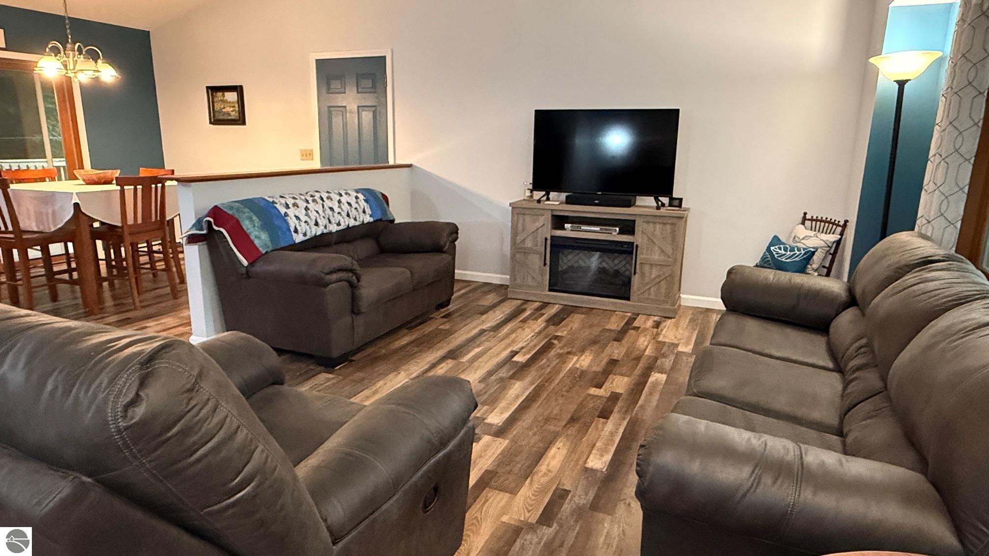 8514 Bent Pine Drive