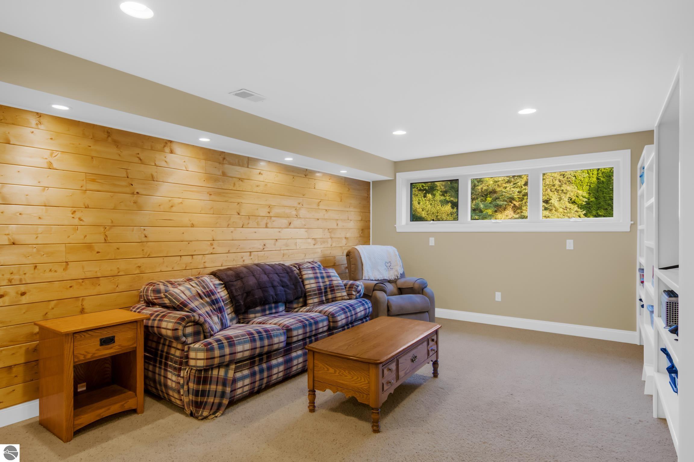 909 Black Hill Lane