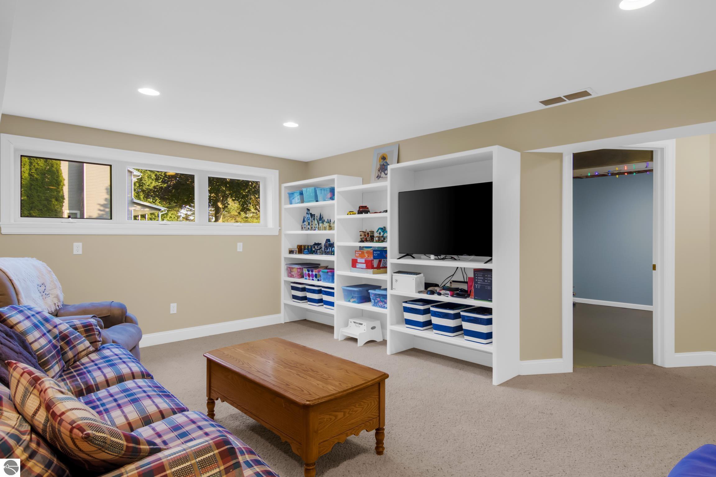 909 Black Hill Lane