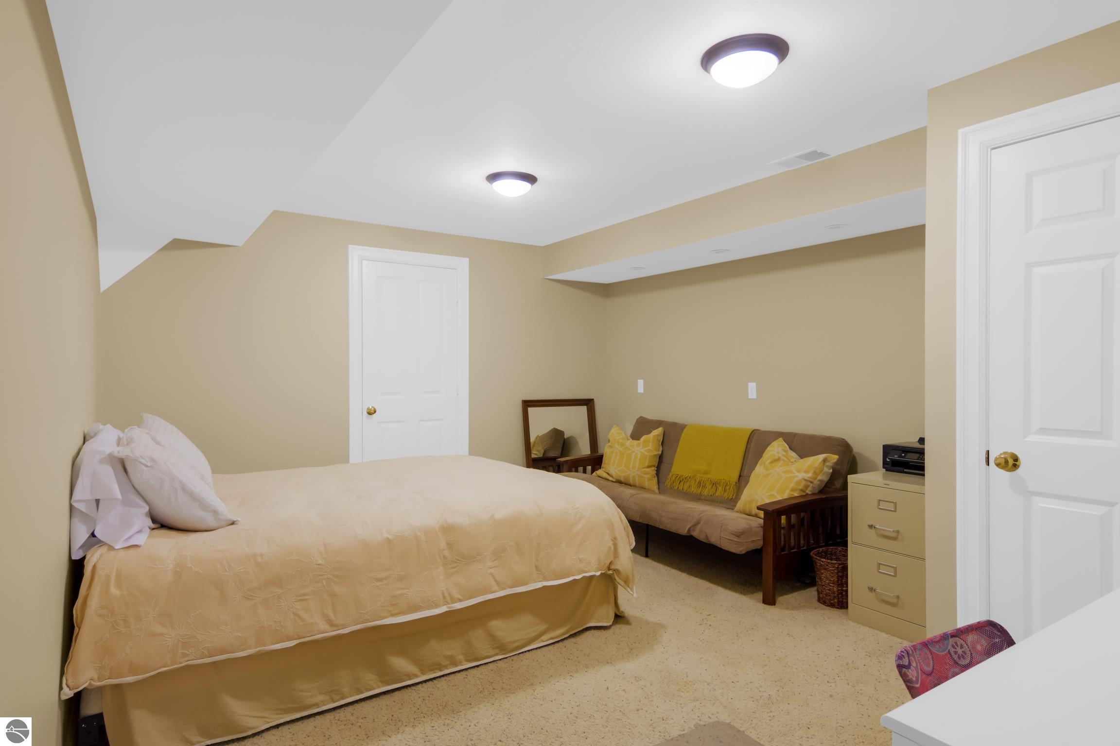 909 Black Hill Lane