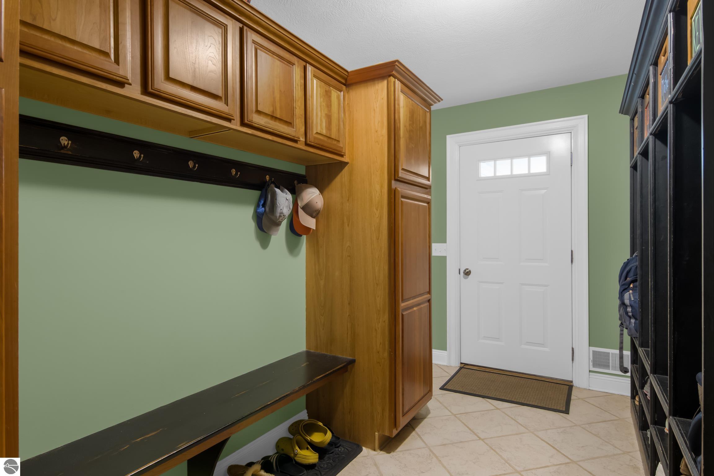 909 Black Hill Lane