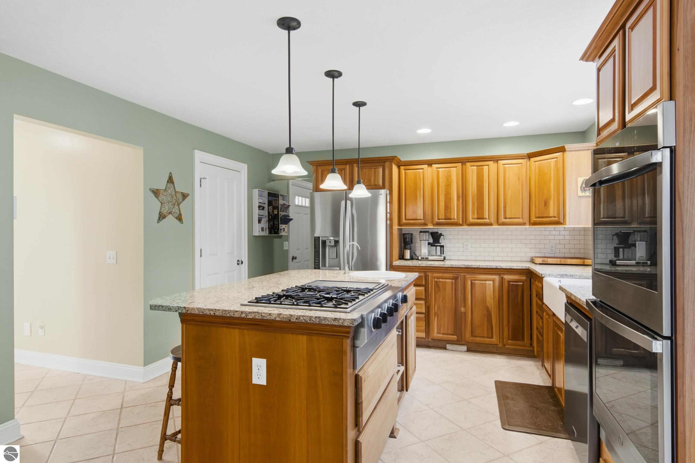 909 Black Hill Lane