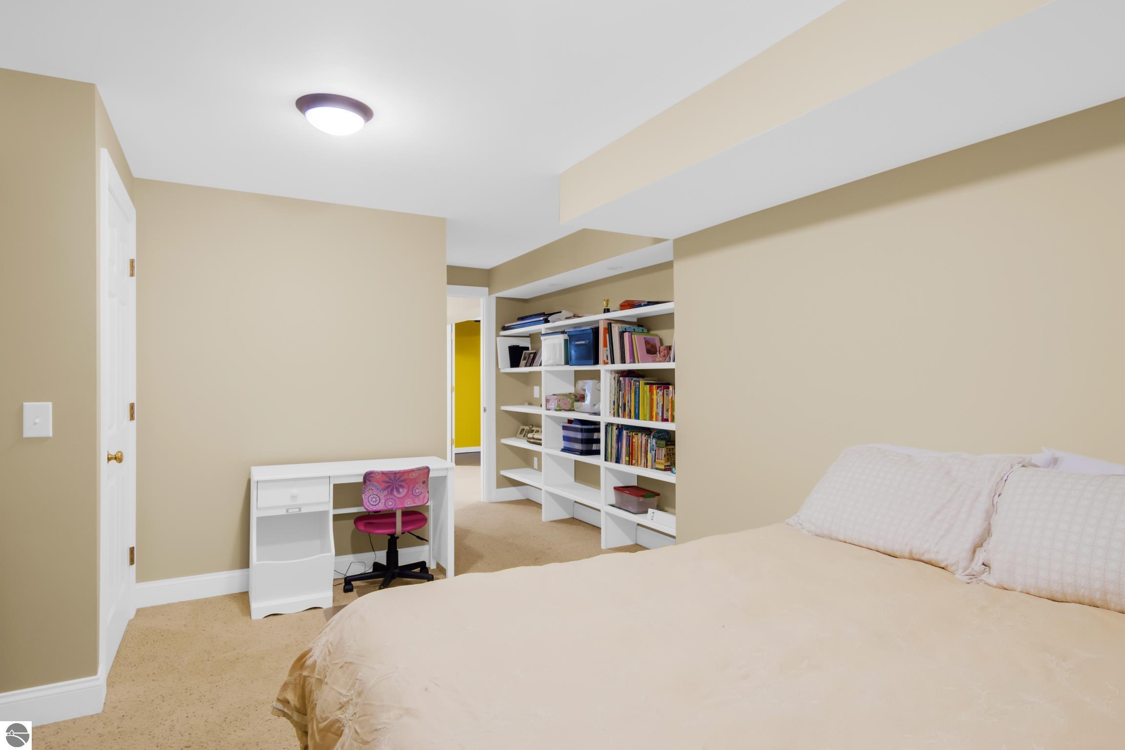 909 Black Hill Lane