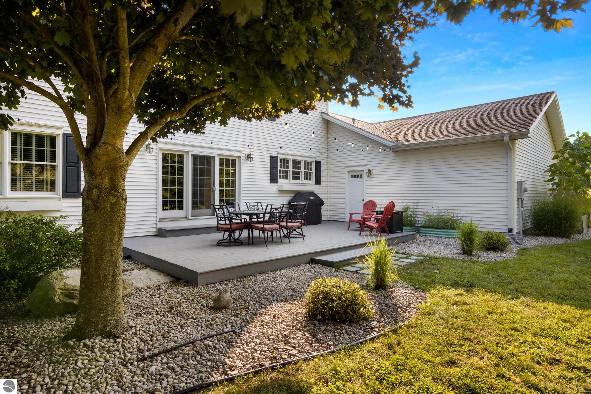 909 Black Hill Lane