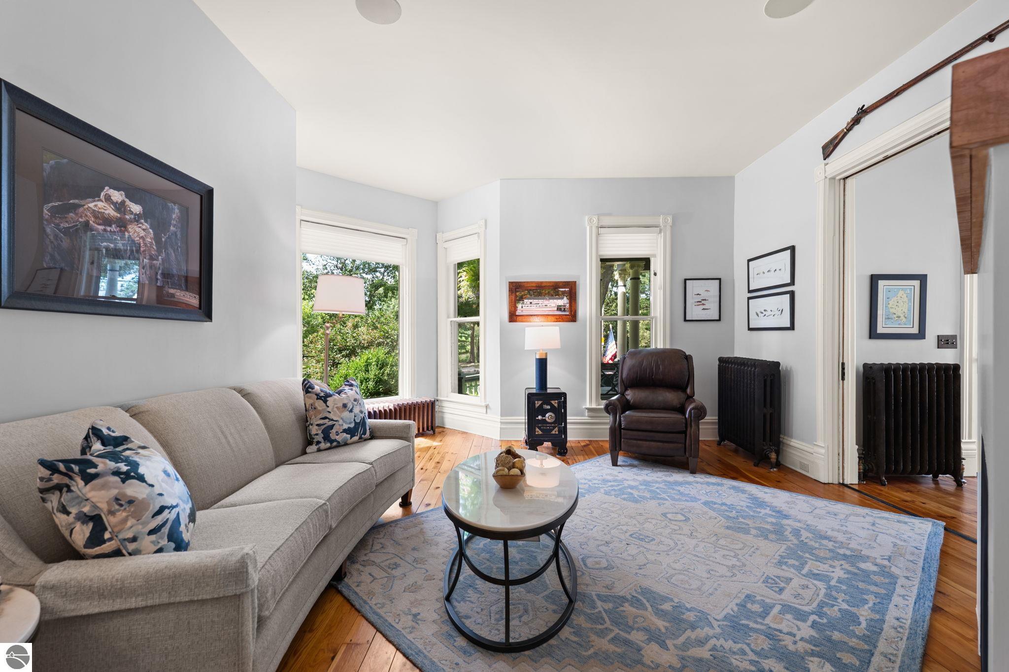 213 Sixth Street