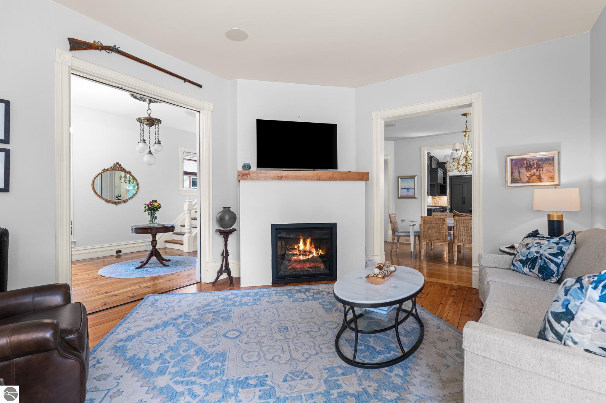 213 Sixth Street