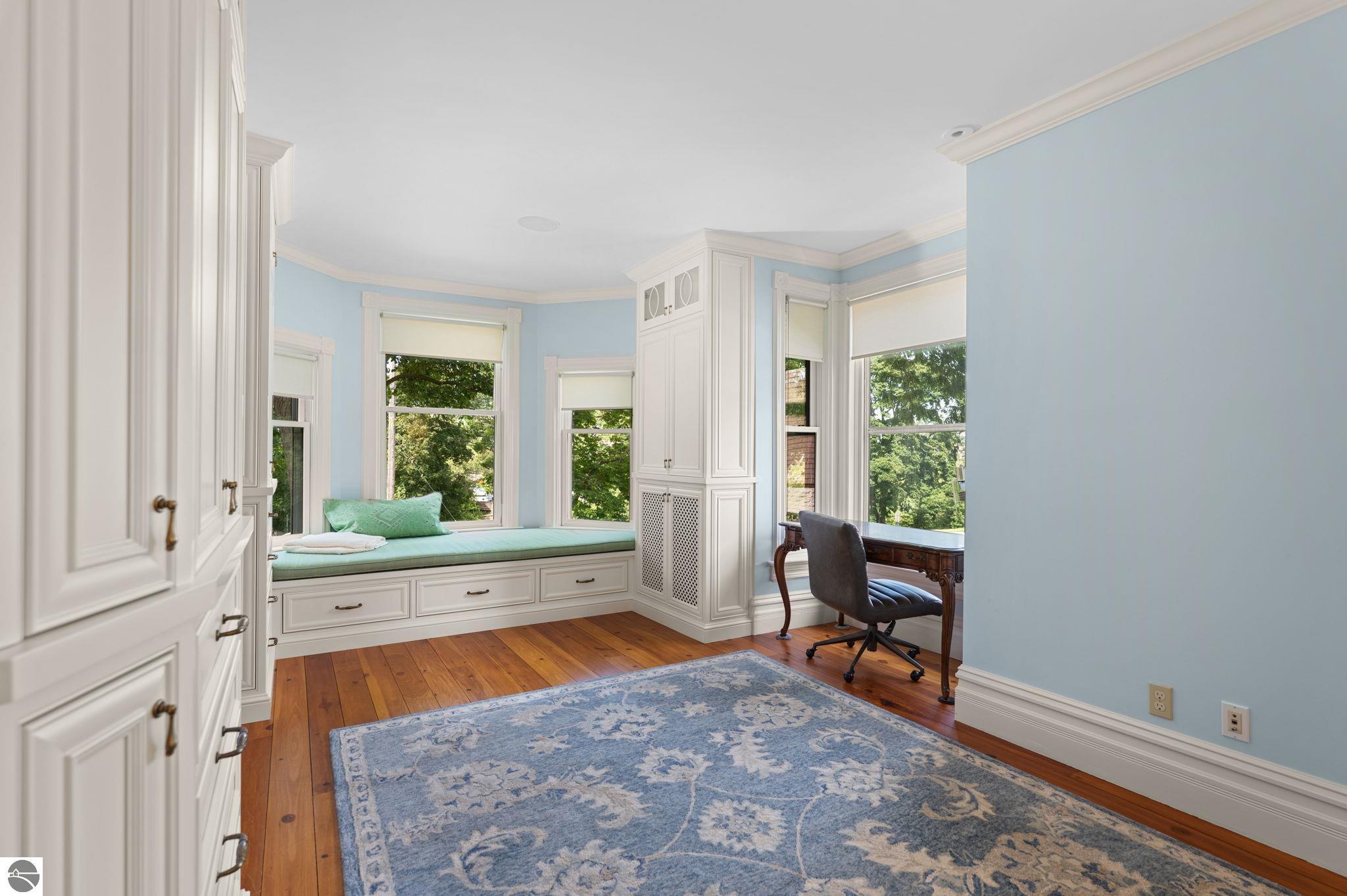 213 Sixth Street