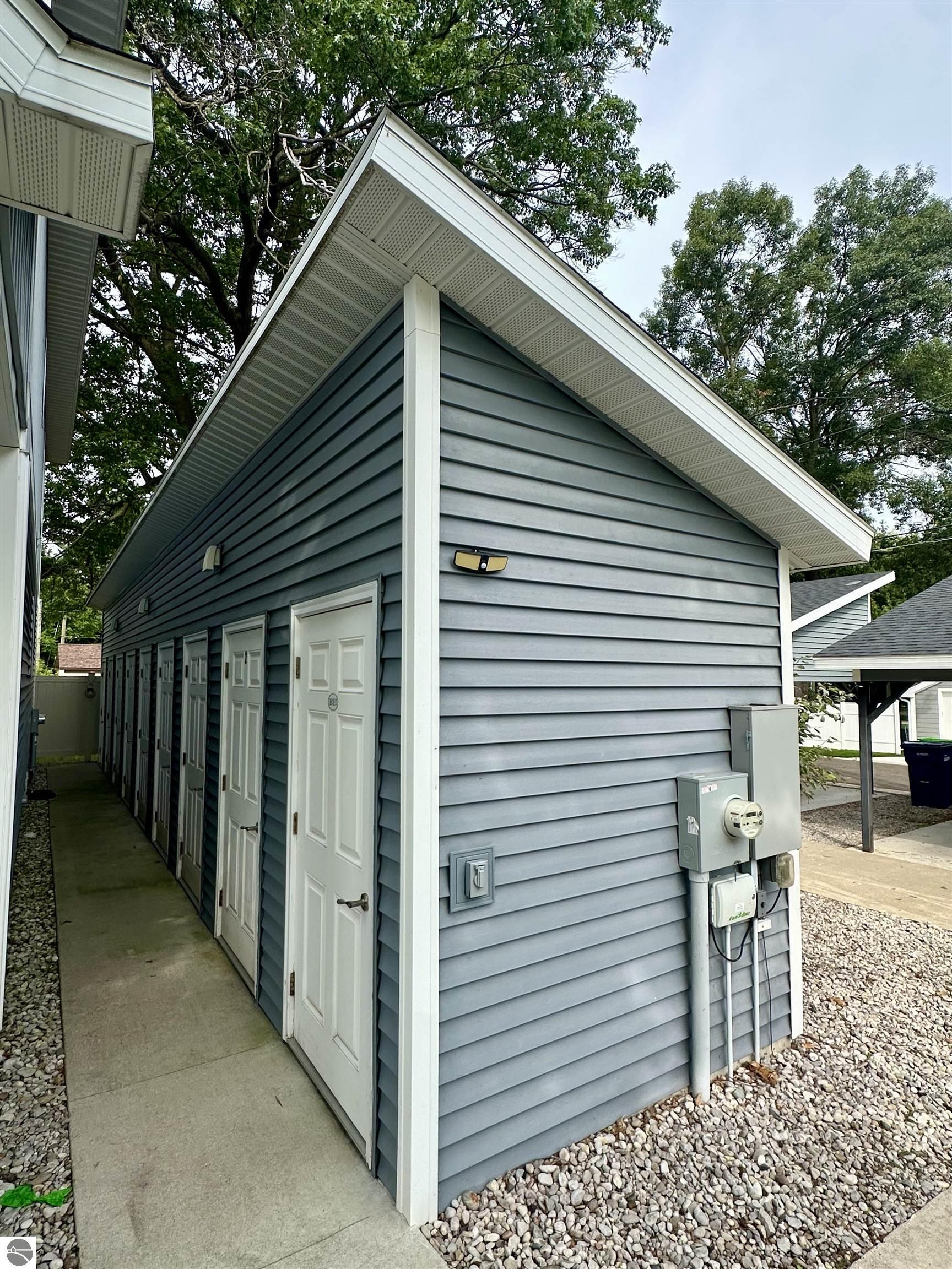 1011 E Front Street