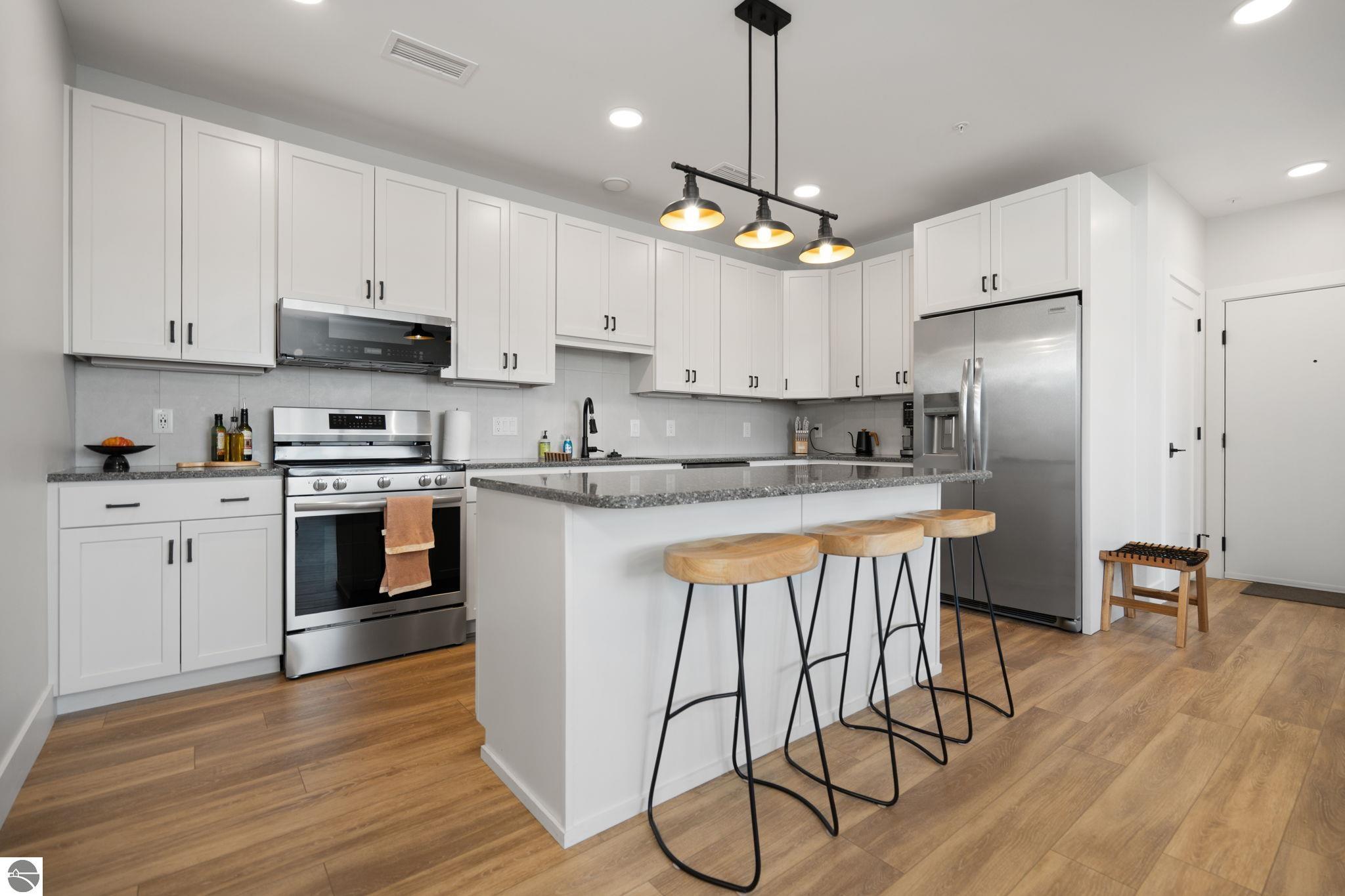 714 #308 Randolph Street