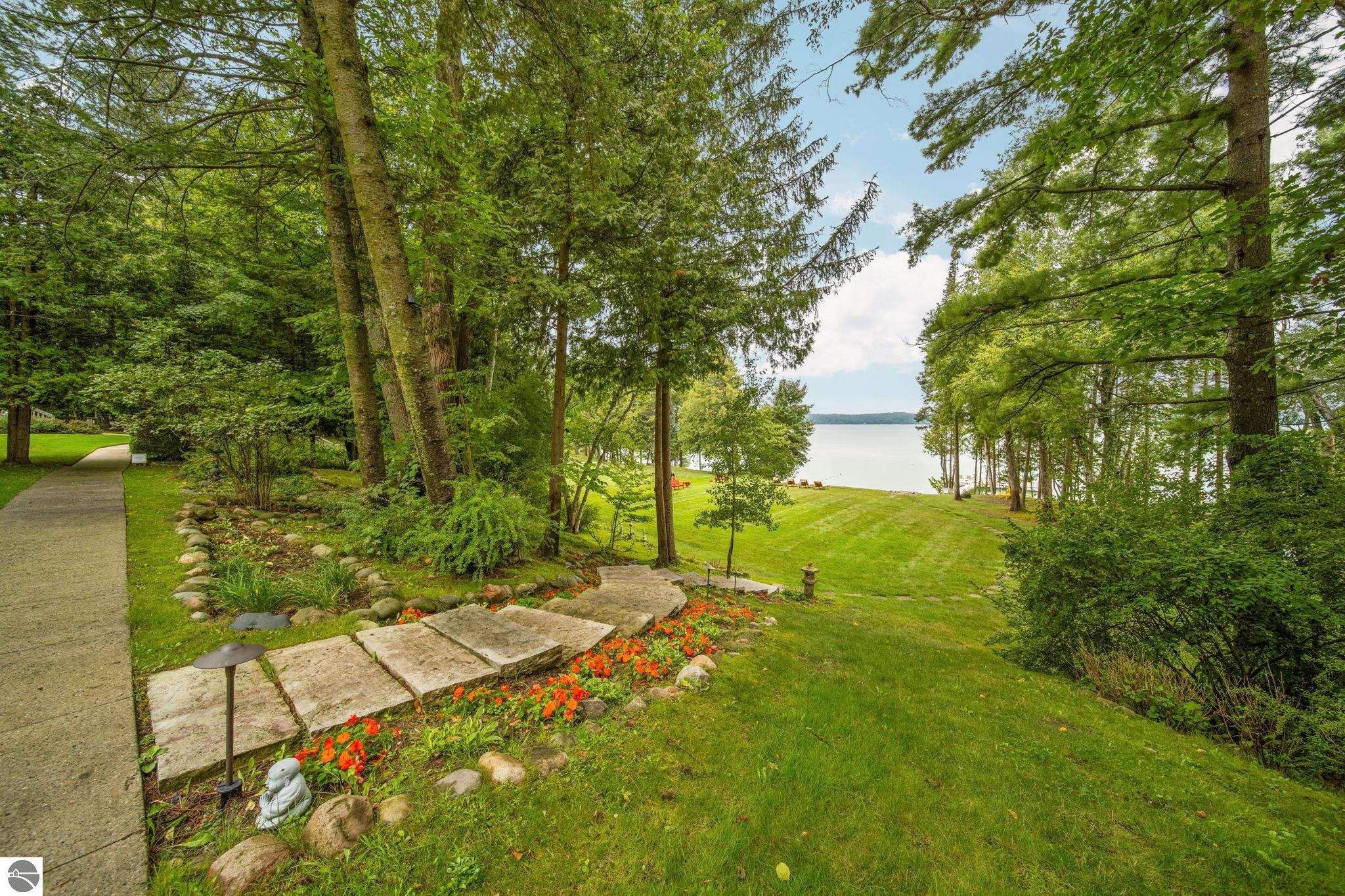 5658 SE Torch Lake Drive