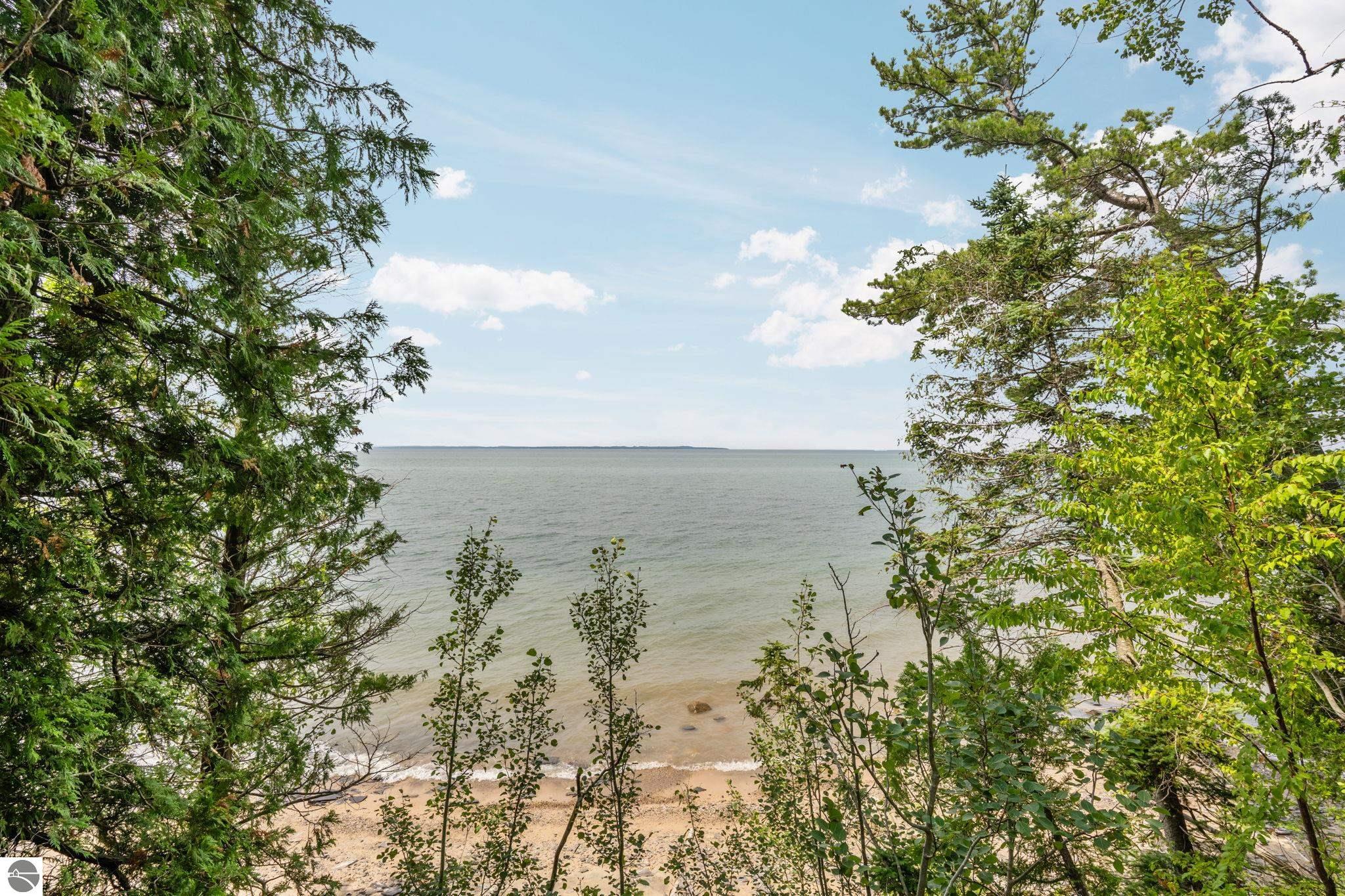 11167 Lakeshore Drive