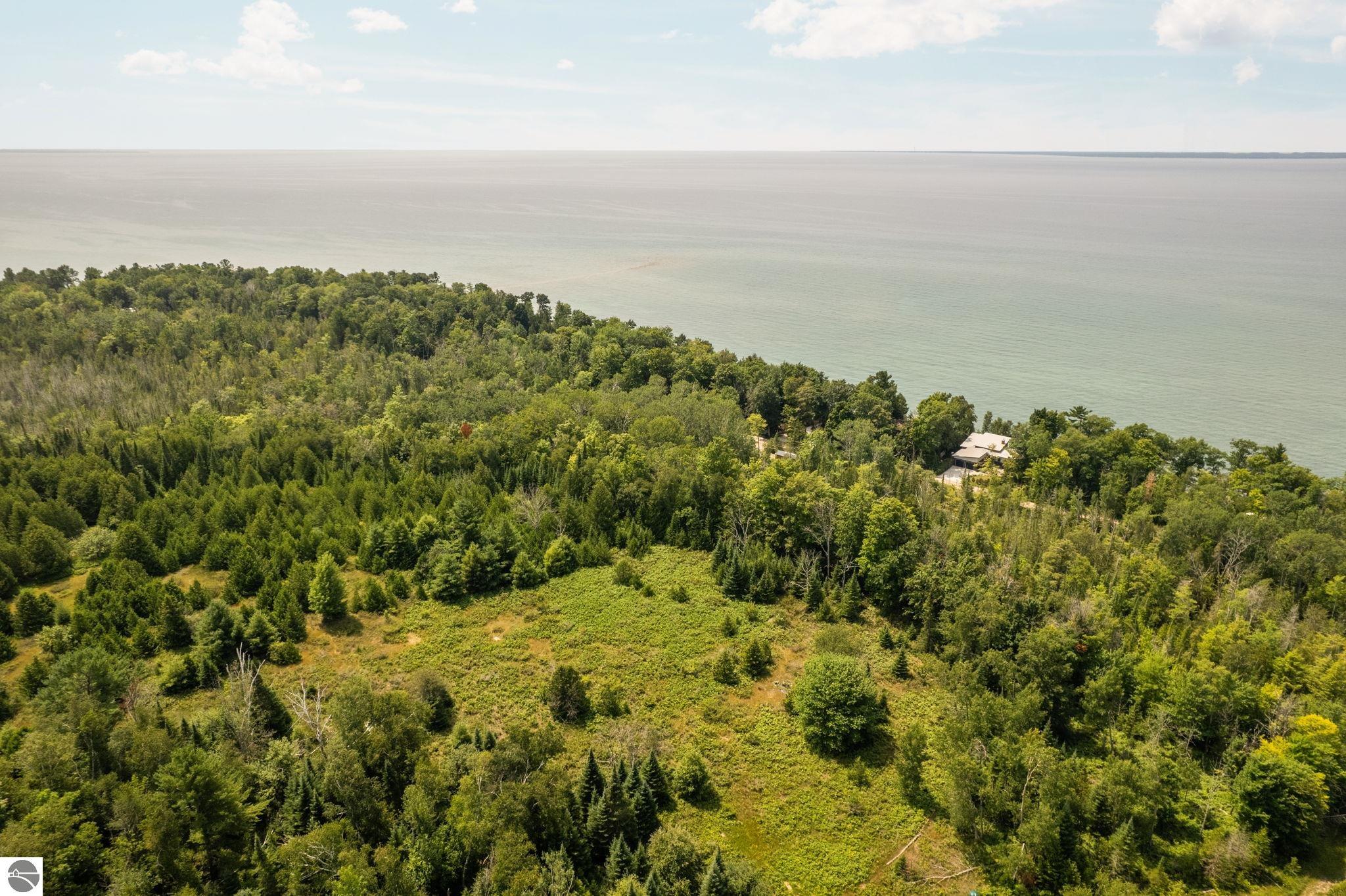 11167 Lakeshore Drive