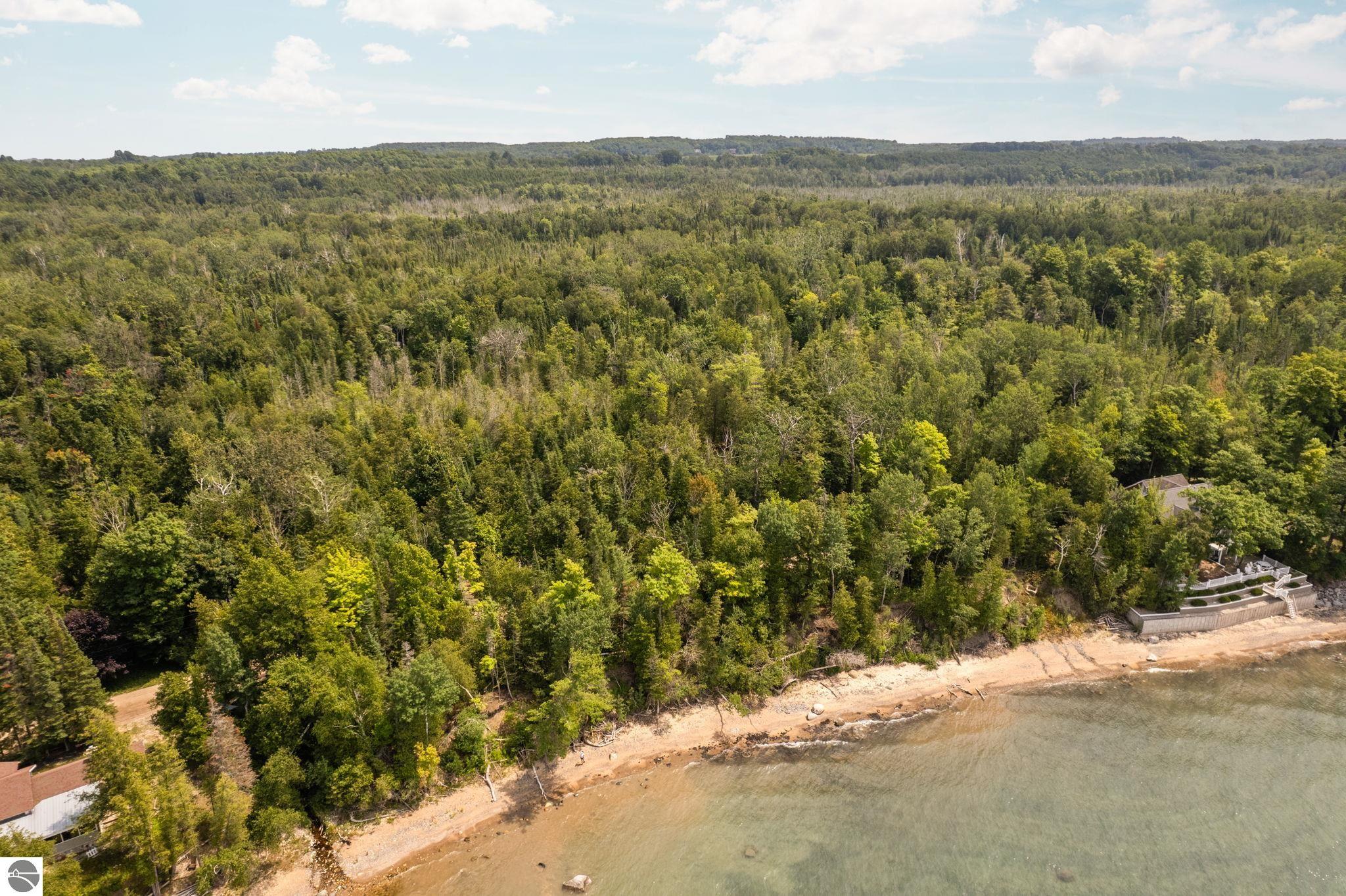 11167 Lakeshore Drive